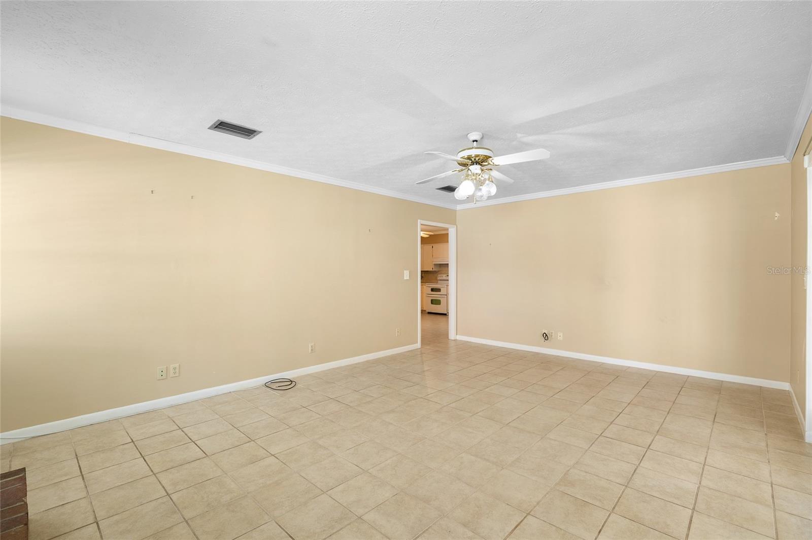 Image 15 of 44 For 4411 Estrella St