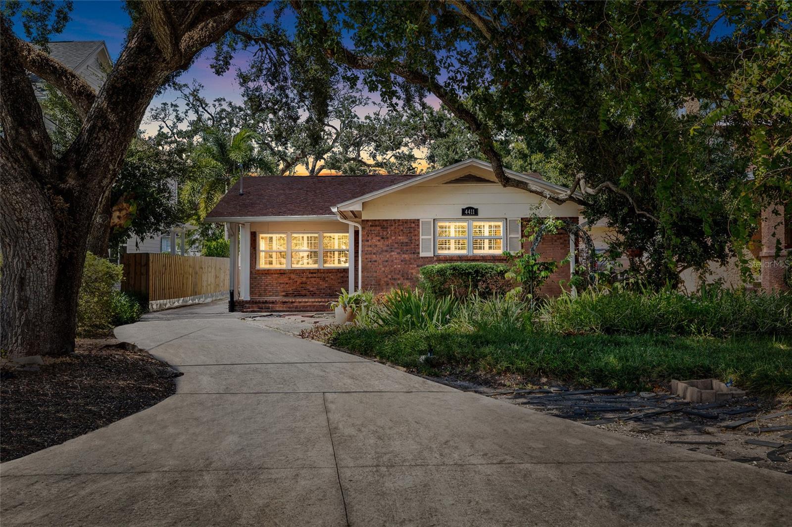 Image 3 of 44 For 4411 Estrella St