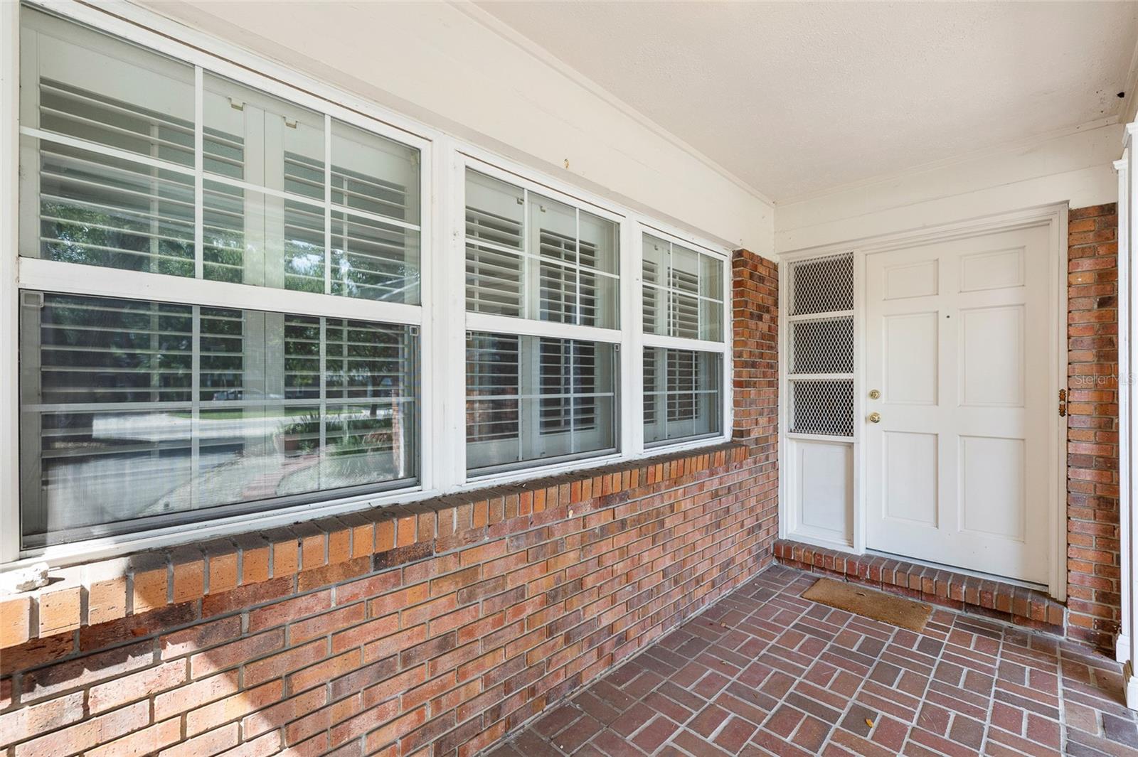 Image 5 of 44 For 4411 Estrella St