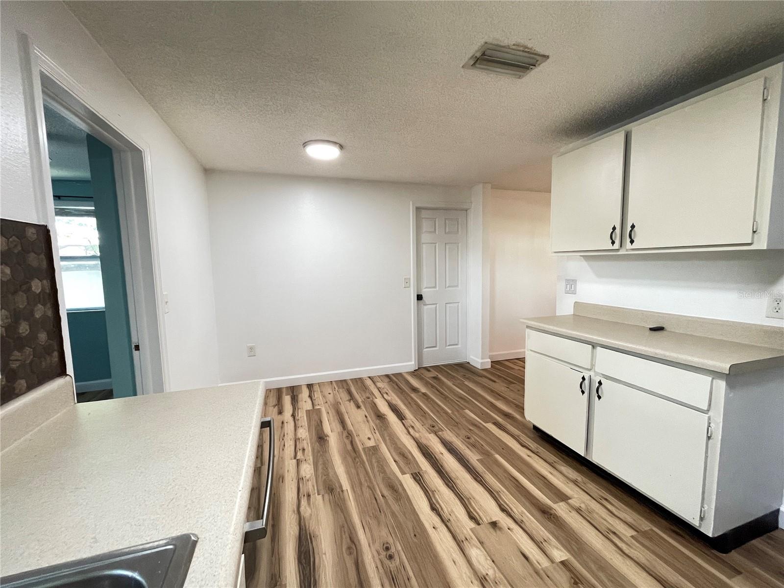 Image 21 of 40 For 8104 Badger Ln