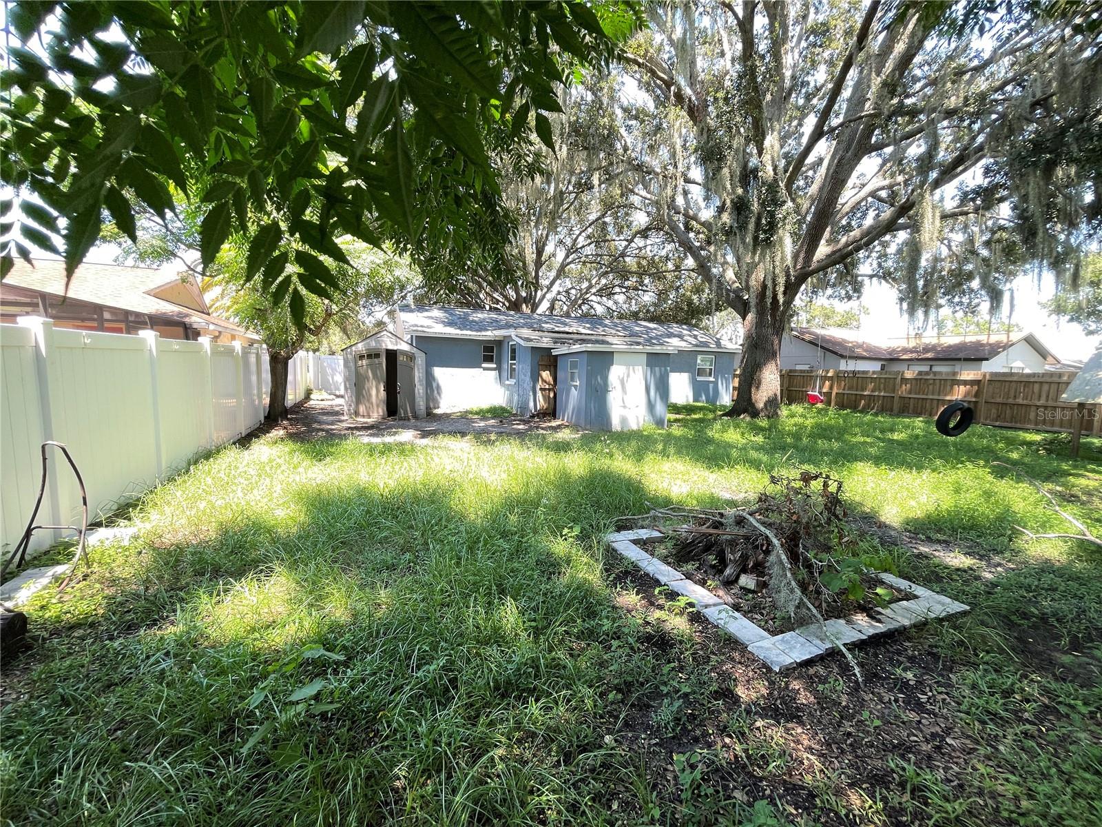 Image 32 of 40 For 8104 Badger Ln