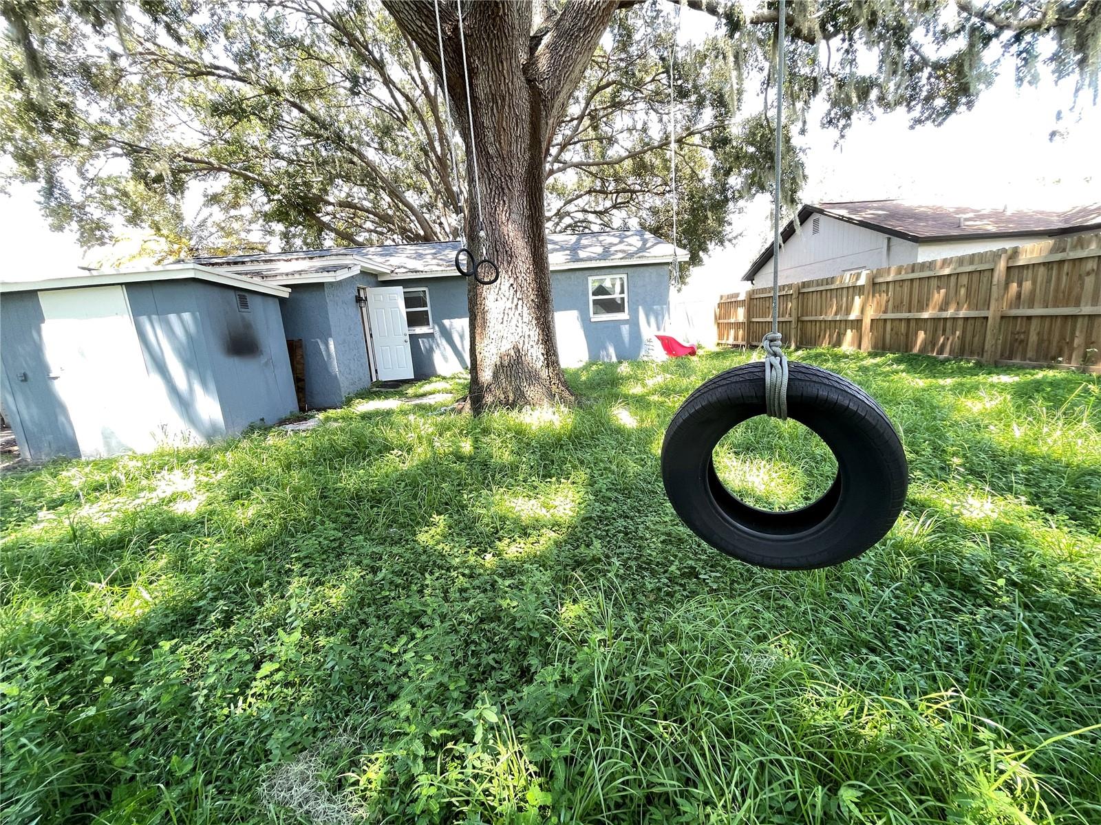Image 4 of 40 For 8104 Badger Ln