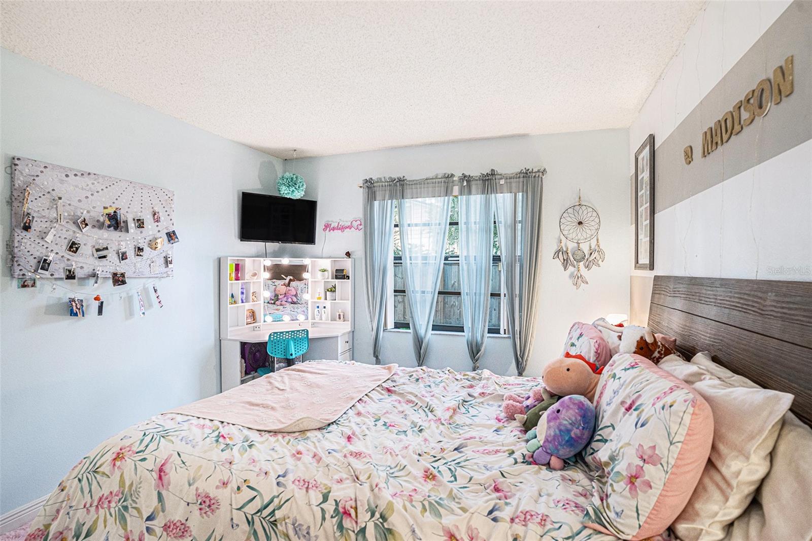 Image 21 of 27 For 1411 Oakwood Lane