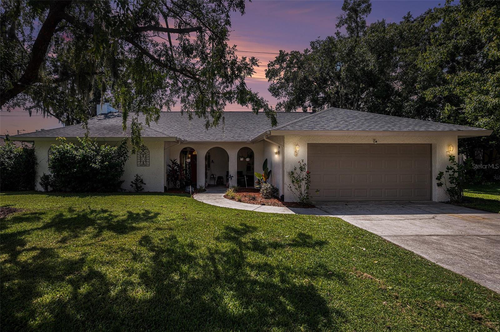 Image 4 of 27 For 1411 Oakwood Lane