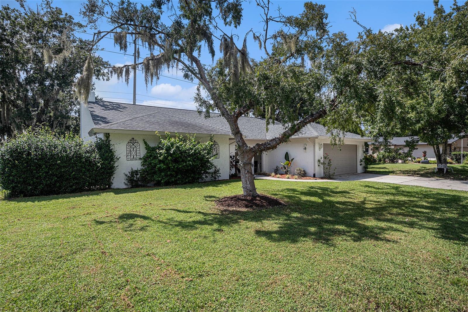 Image 5 of 27 For 1411 Oakwood Lane