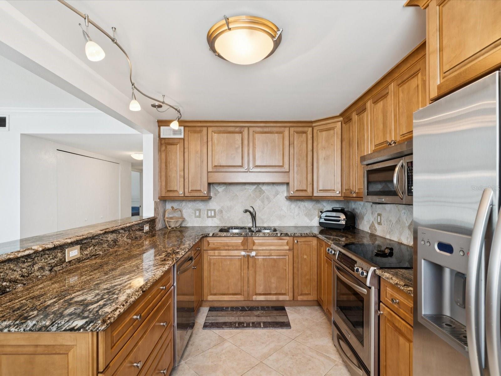 Image 14 of 73 For 1430 Gulf Boulevard 710