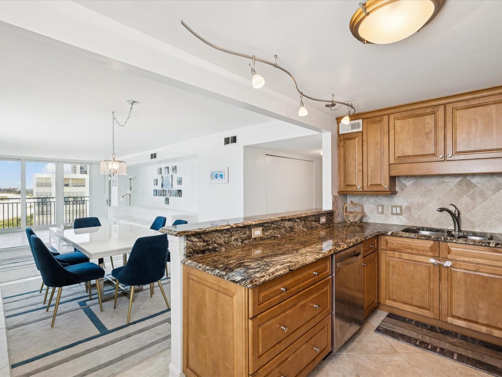 Image 15 of 73 For 1430 Gulf Boulevard 710
