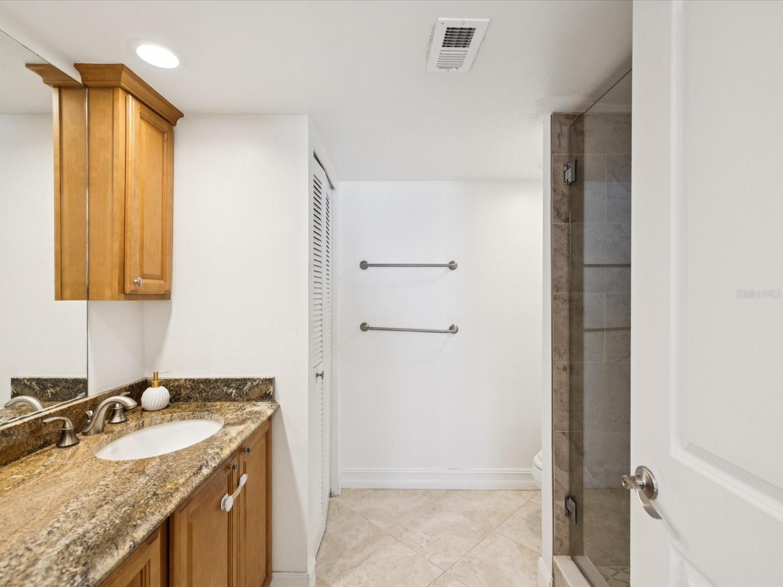 Image 23 of 73 For 1430 Gulf Boulevard 710