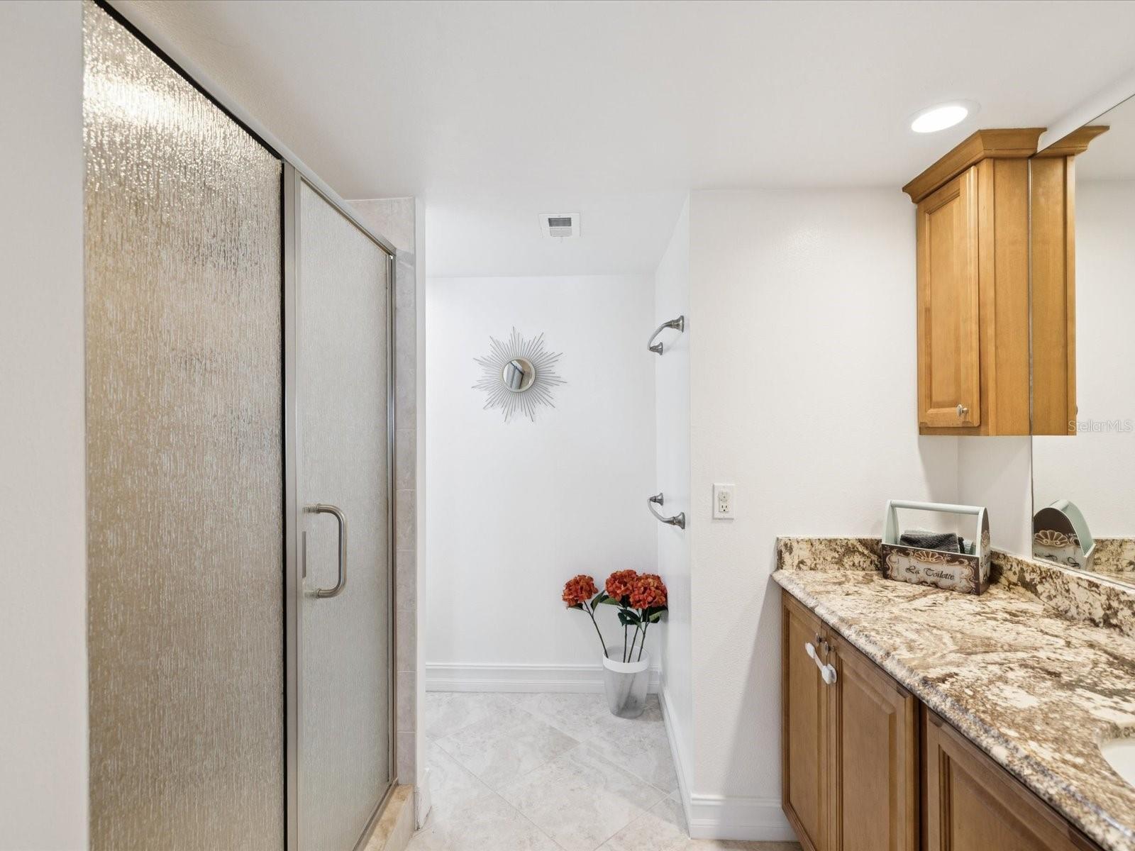 Image 28 of 73 For 1430 Gulf Boulevard 710