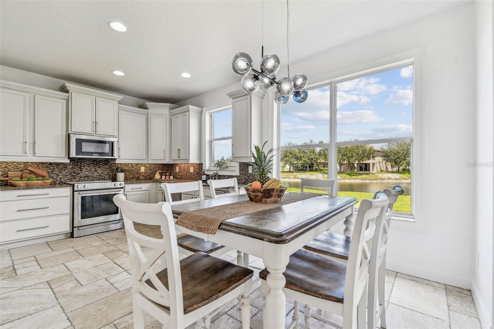 Image 14 of 92 For 18005 Malakai Isle Drive