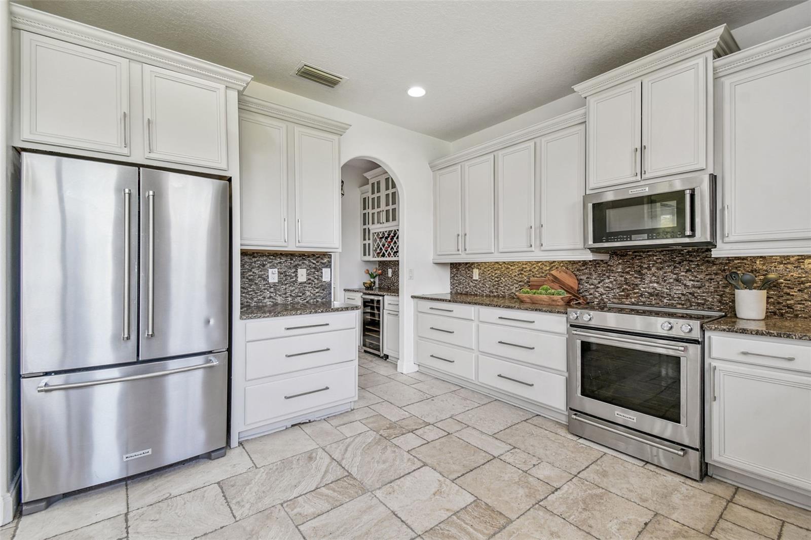 Image 18 of 92 For 18005 Malakai Isle Drive