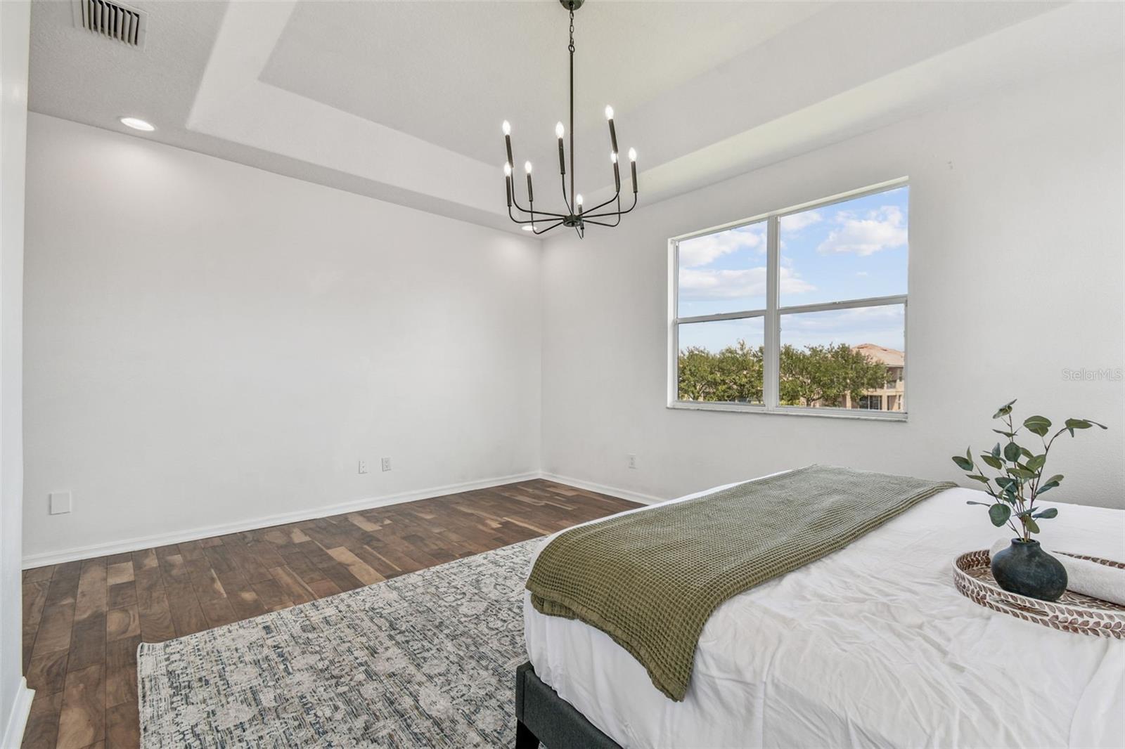 Image 34 of 92 For 18005 Malakai Isle Drive