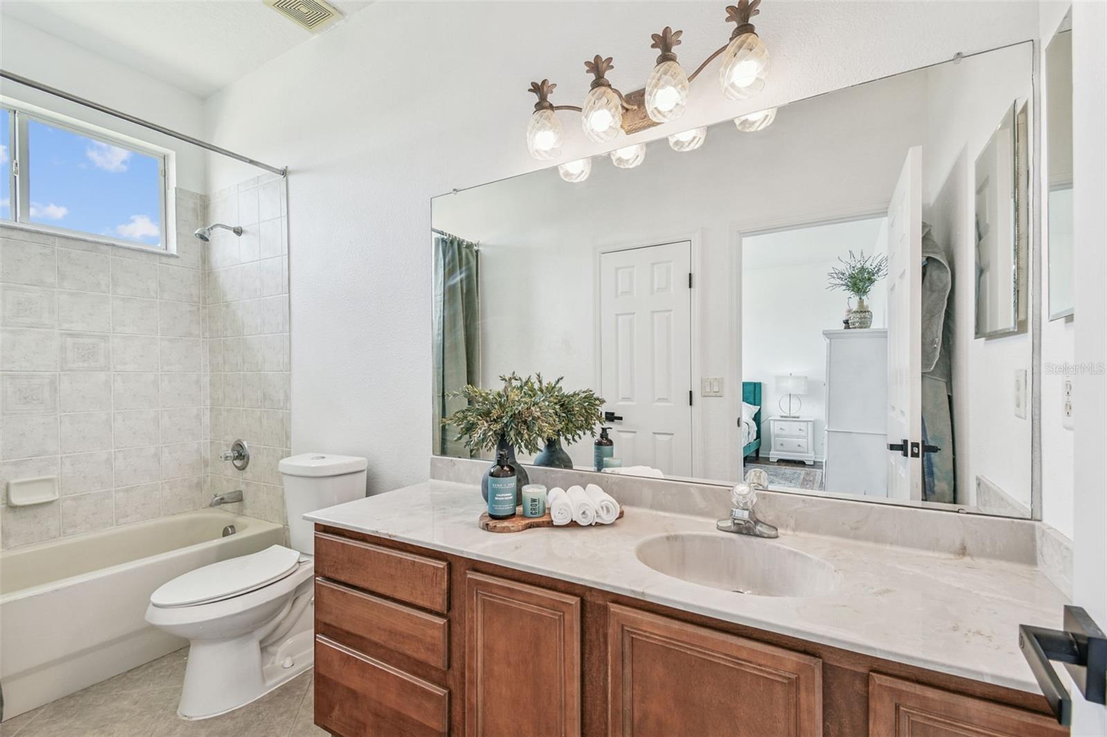 Image 47 of 92 For 18005 Malakai Isle Drive