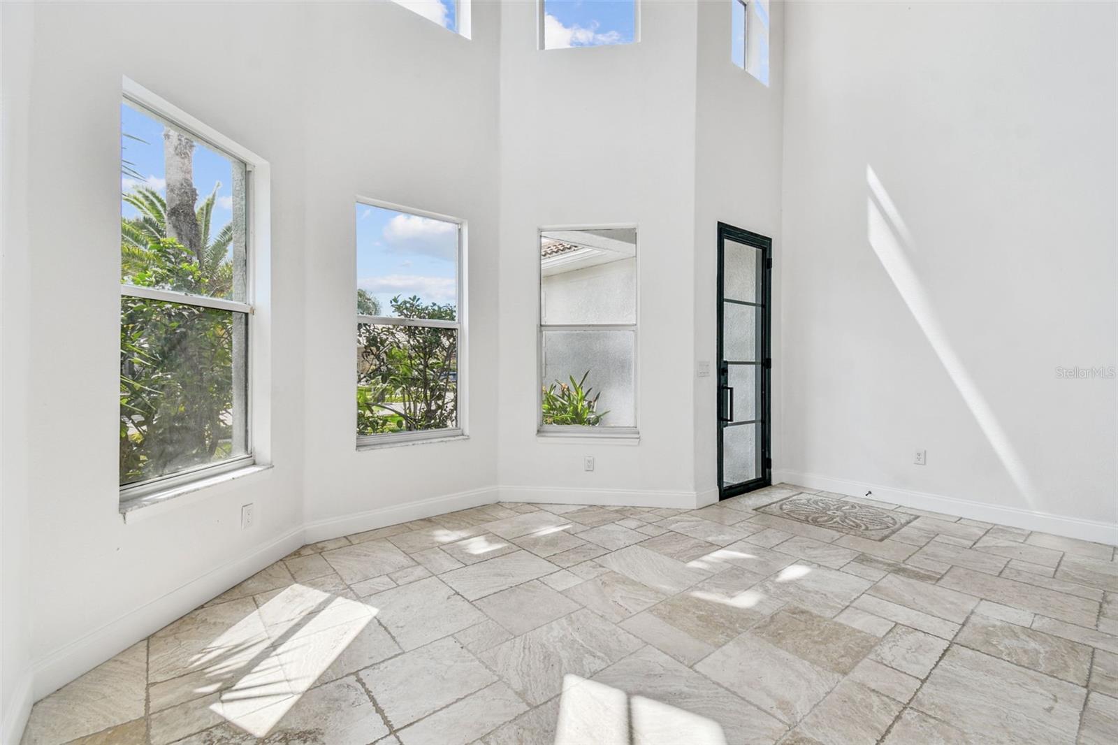 Image 8 of 92 For 18005 Malakai Isle Drive