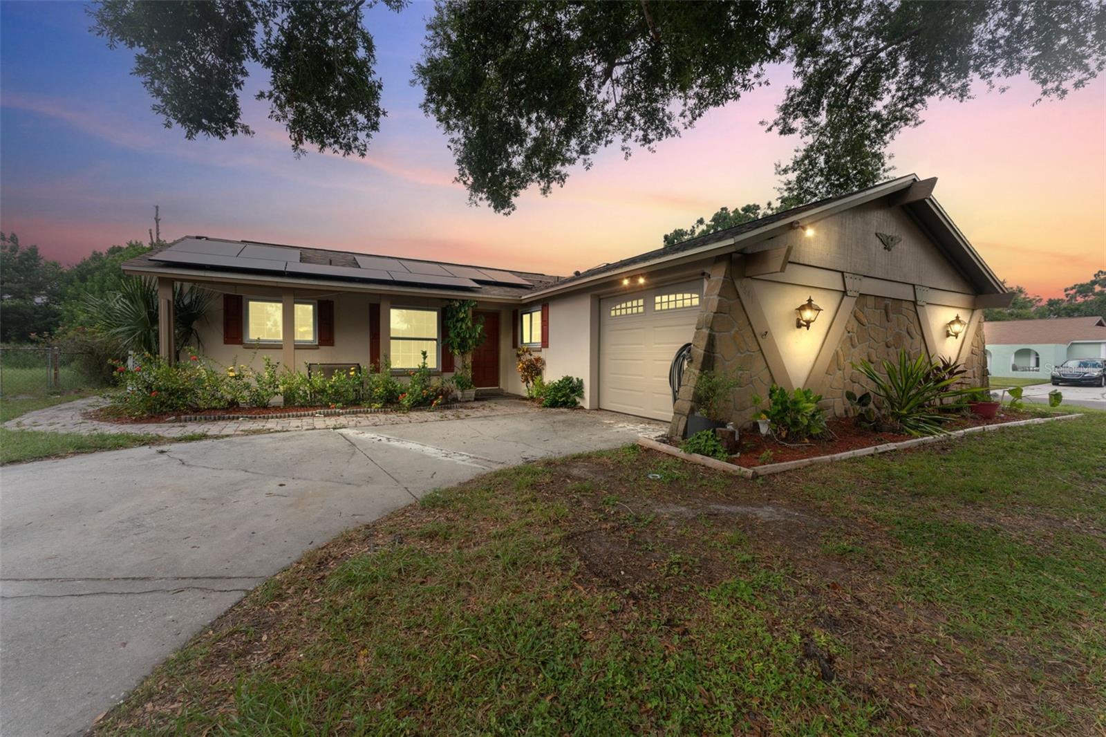 Details for 8841 Oak Circle, TAMPA, FL 33615