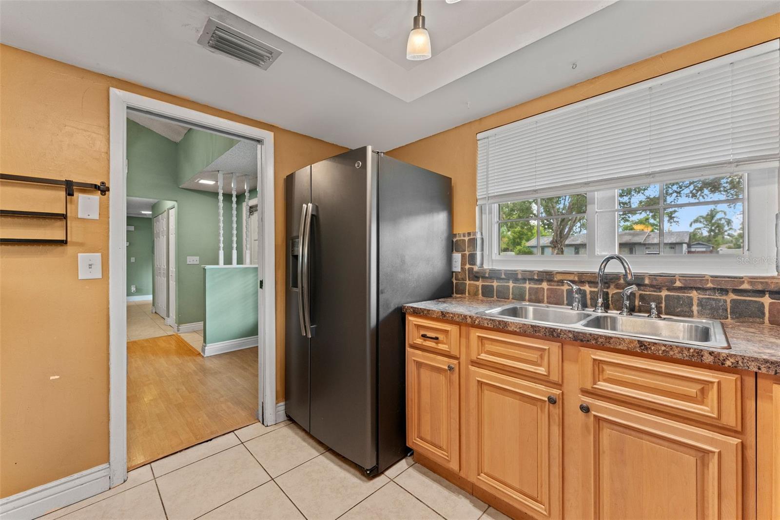 Image 10 of 22 For 8841 Oak Circle