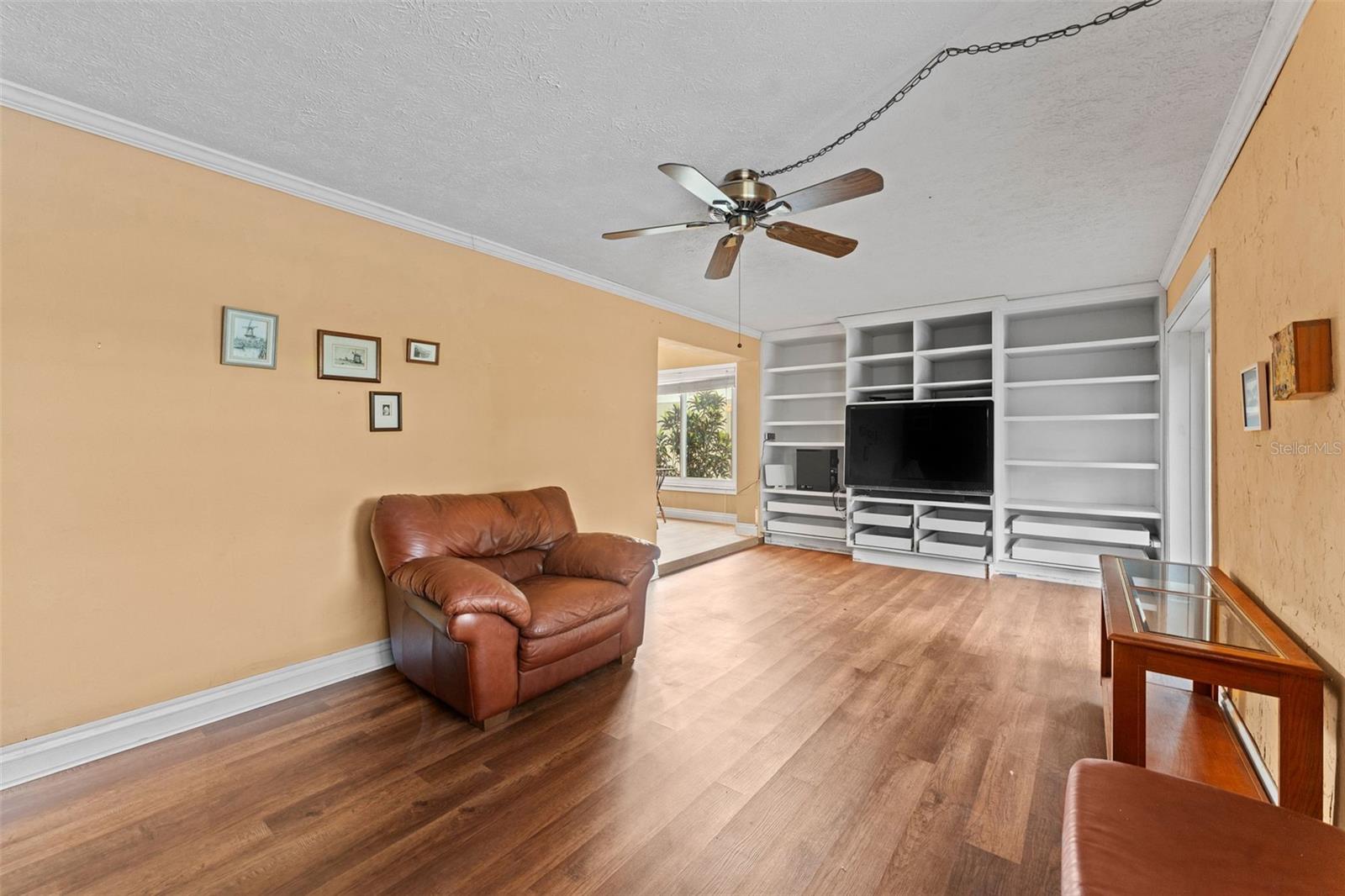 Image 12 of 22 For 8841 Oak Circle