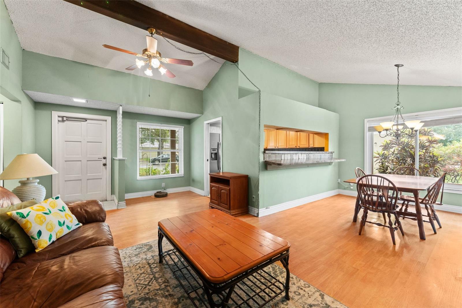 Image 6 of 22 For 8841 Oak Circle
