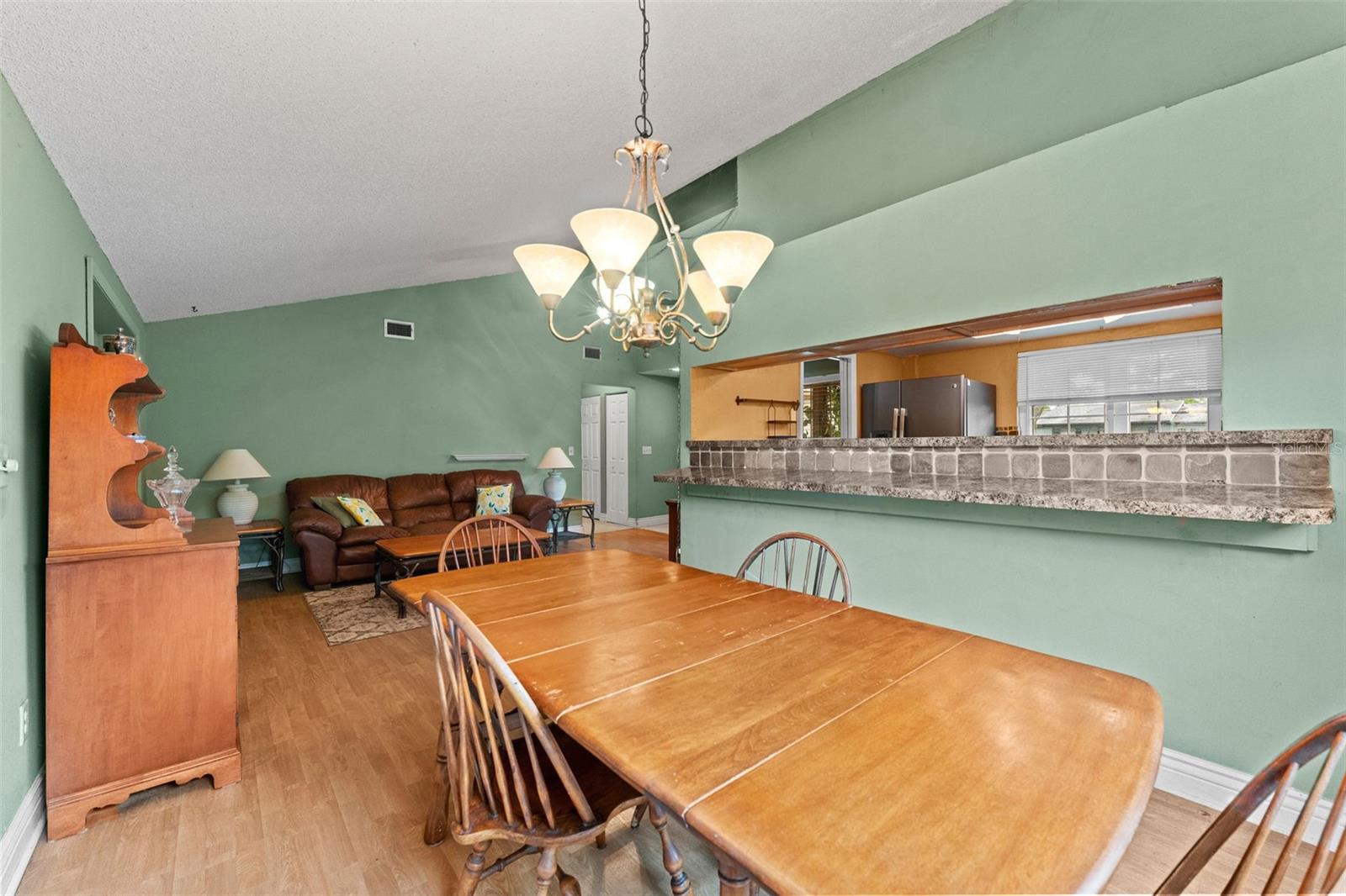 Image 8 of 22 For 8841 Oak Circle