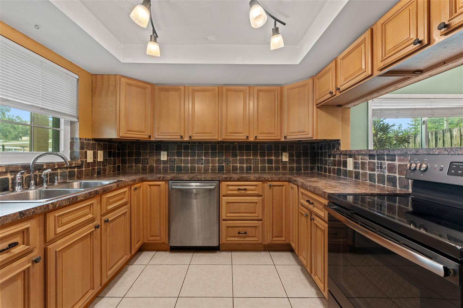 Image 9 of 22 For 8841 Oak Circle