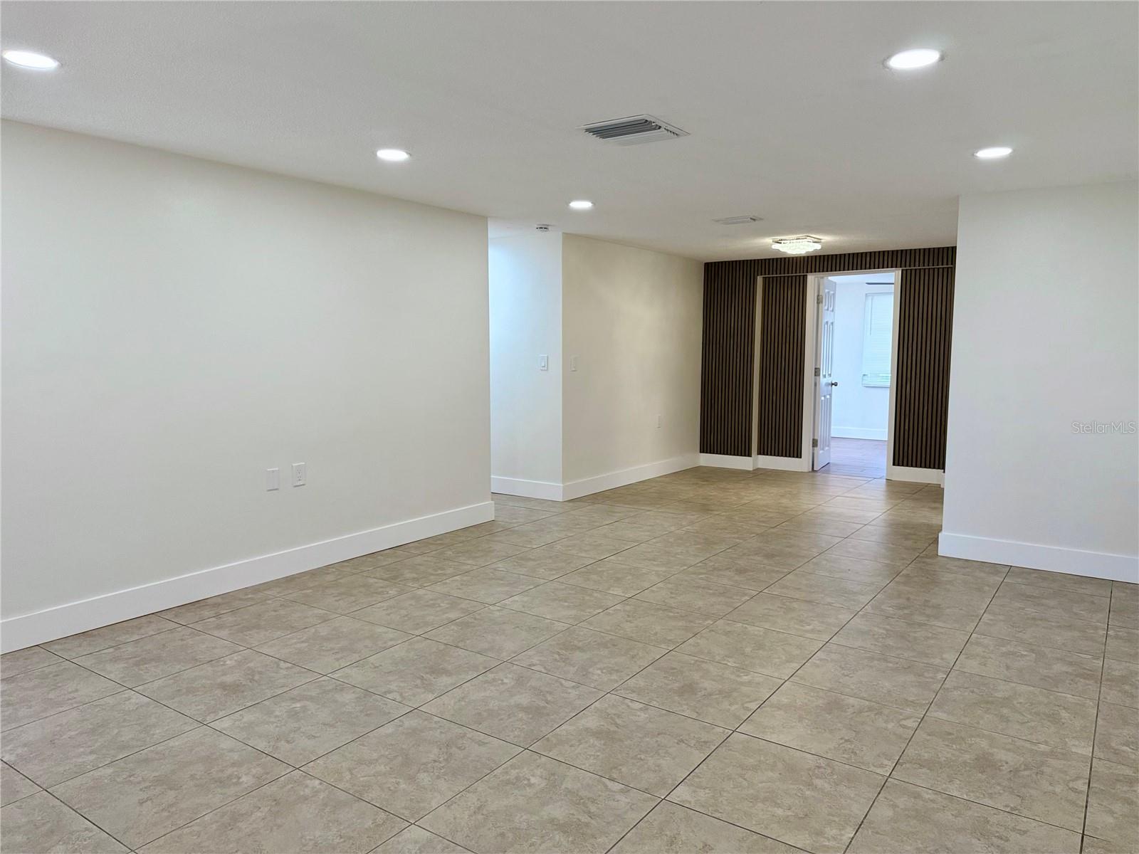 Image 3 of 11 For 5631 Riddle Road