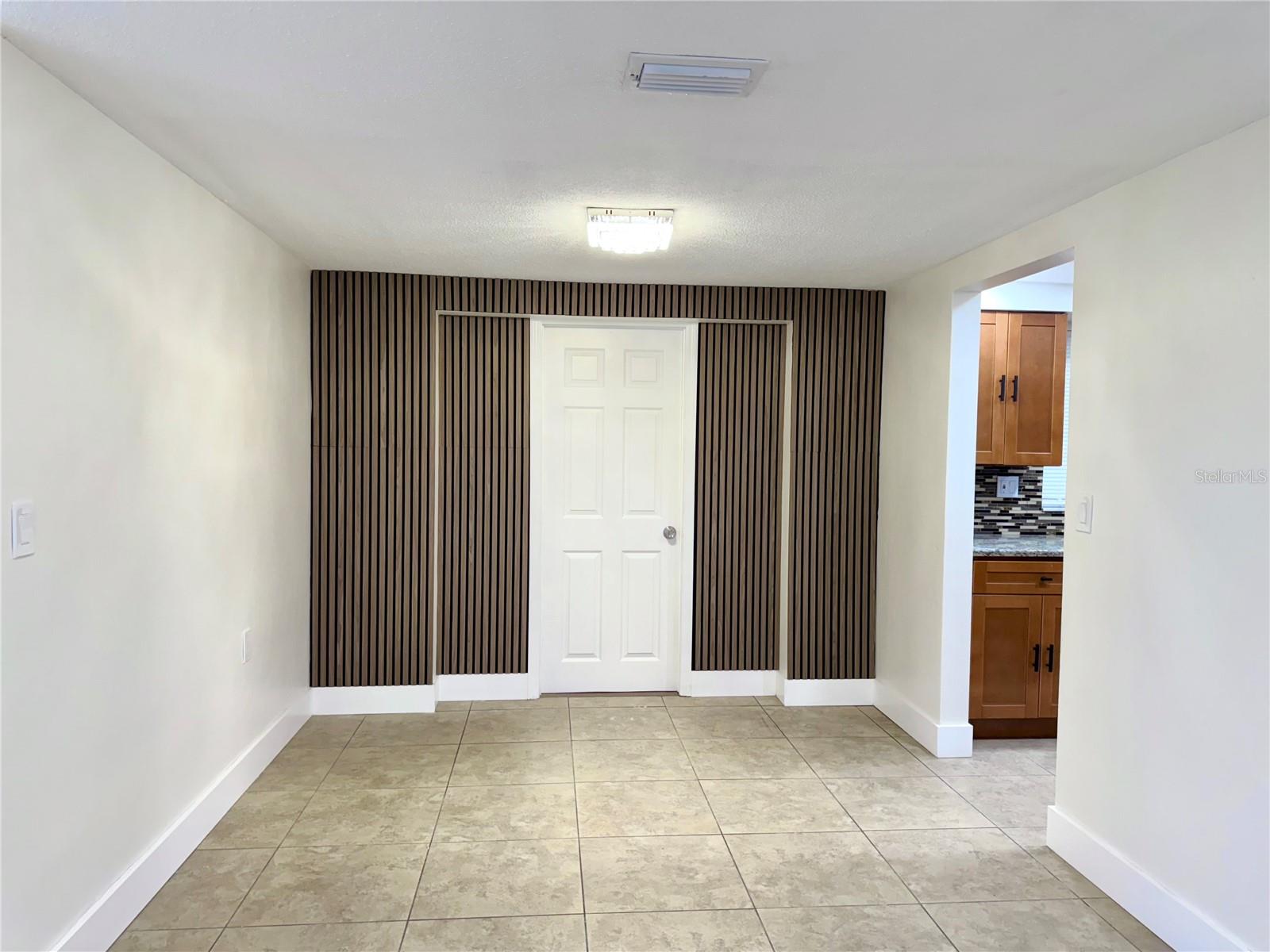 Image 4 of 11 For 5631 Riddle Road