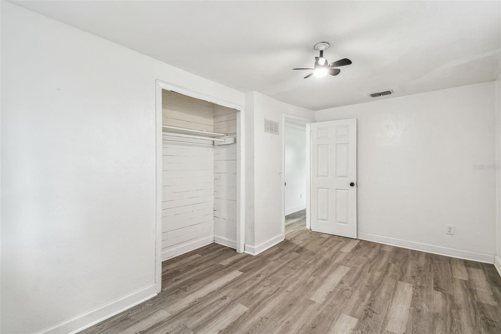 Image 16 of 20 For 1833 Knollwood Drive