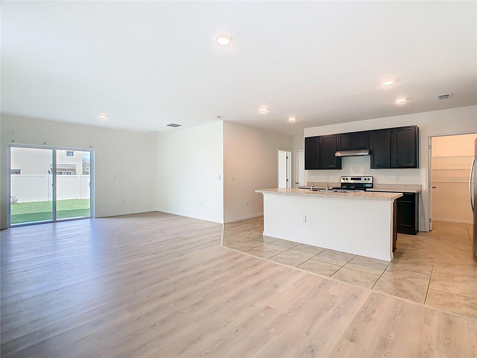 Image 8 of 45 For 1800 Post Oak Drive