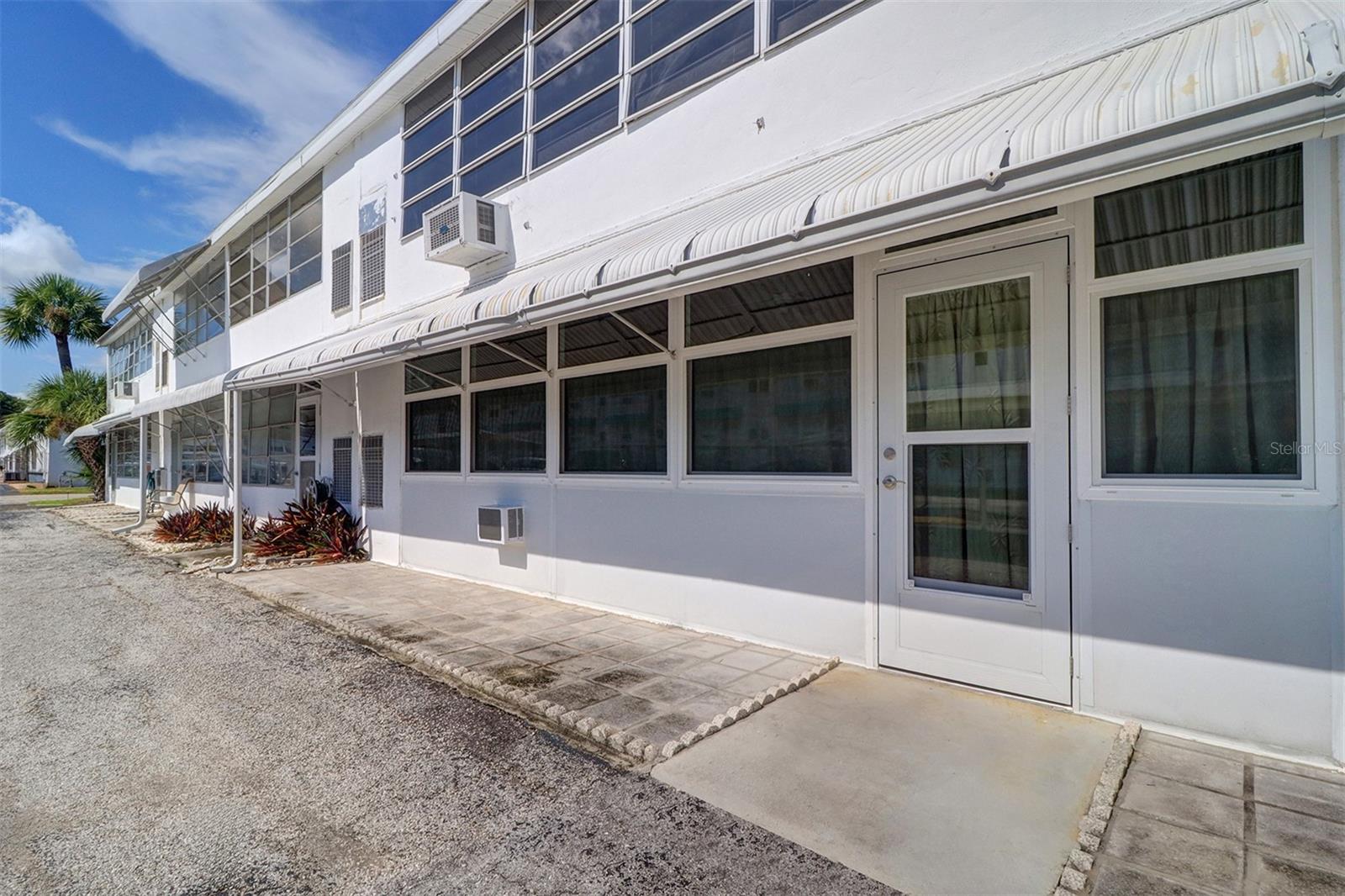 Image 19 of 24 For 5945 21st Street N 6