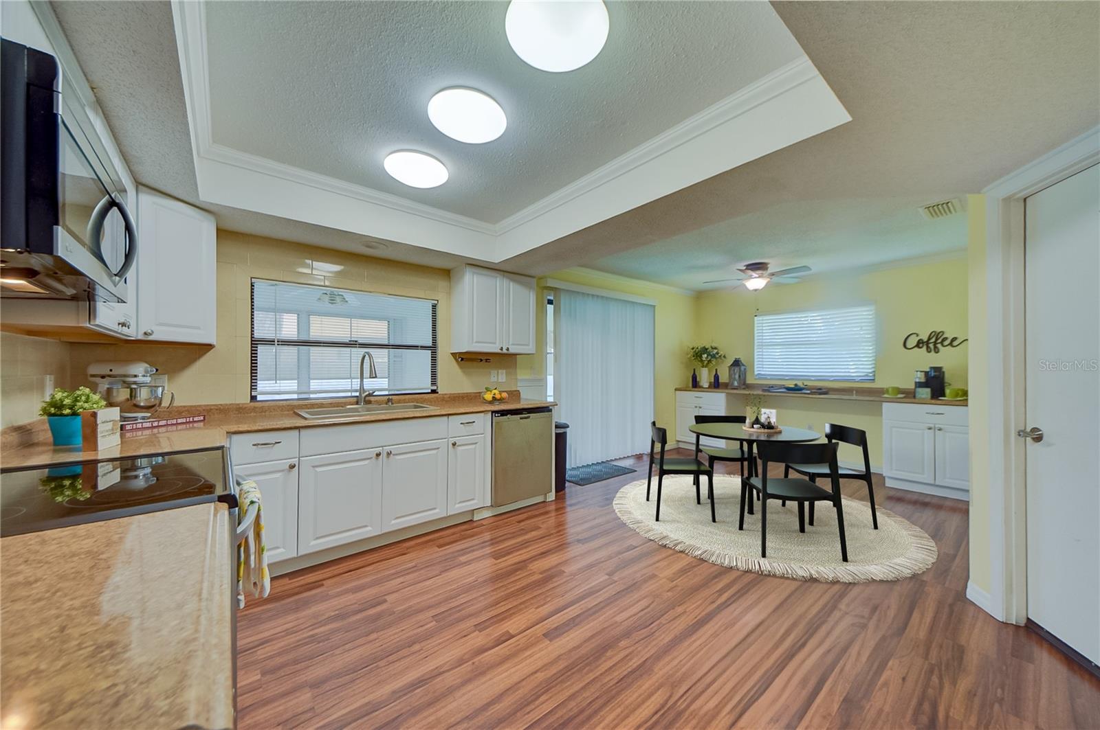 Image 11 of 30 For 3001 Vivienda Boulevard
