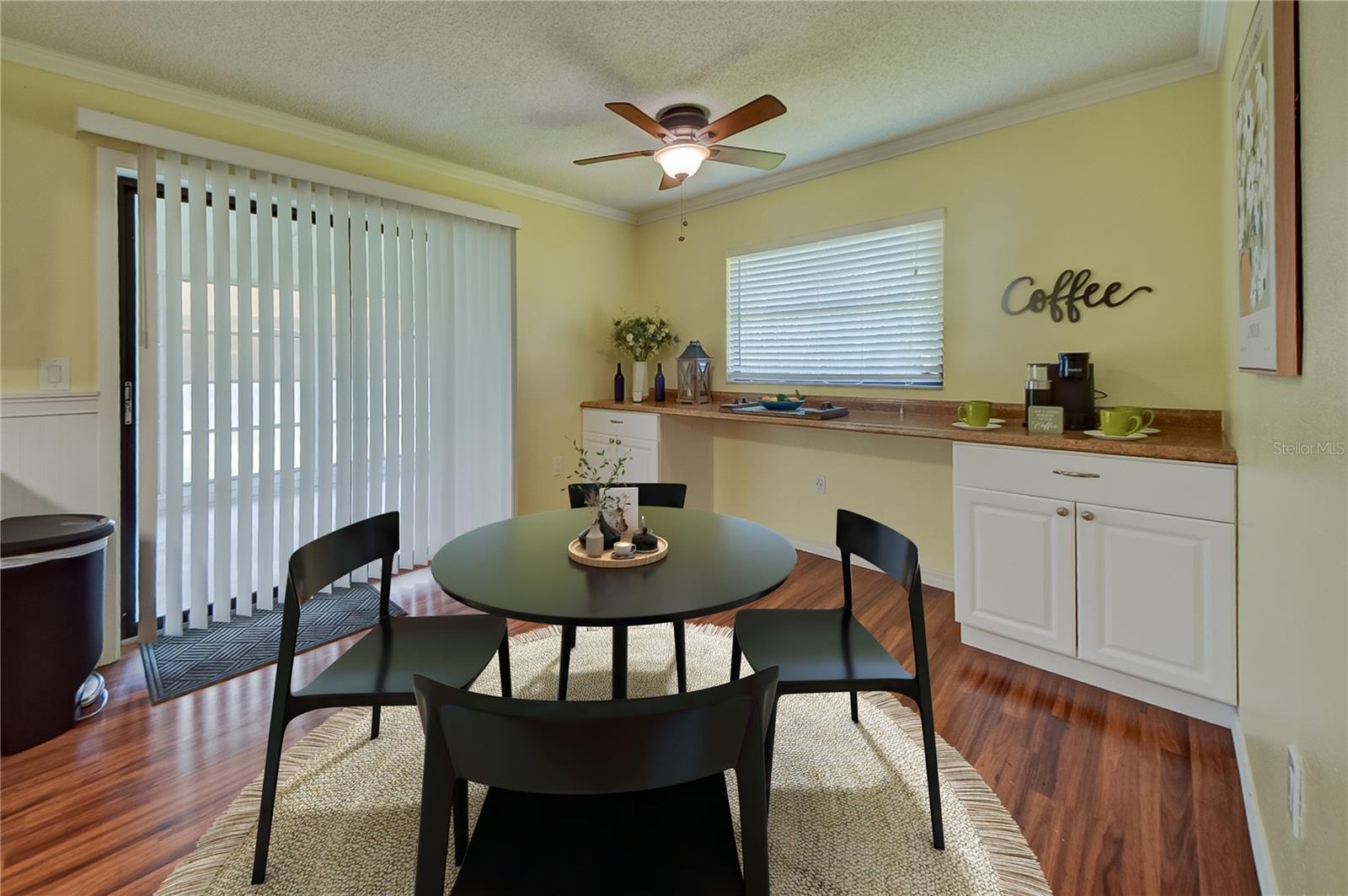 Image 15 of 30 For 3001 Vivienda Boulevard