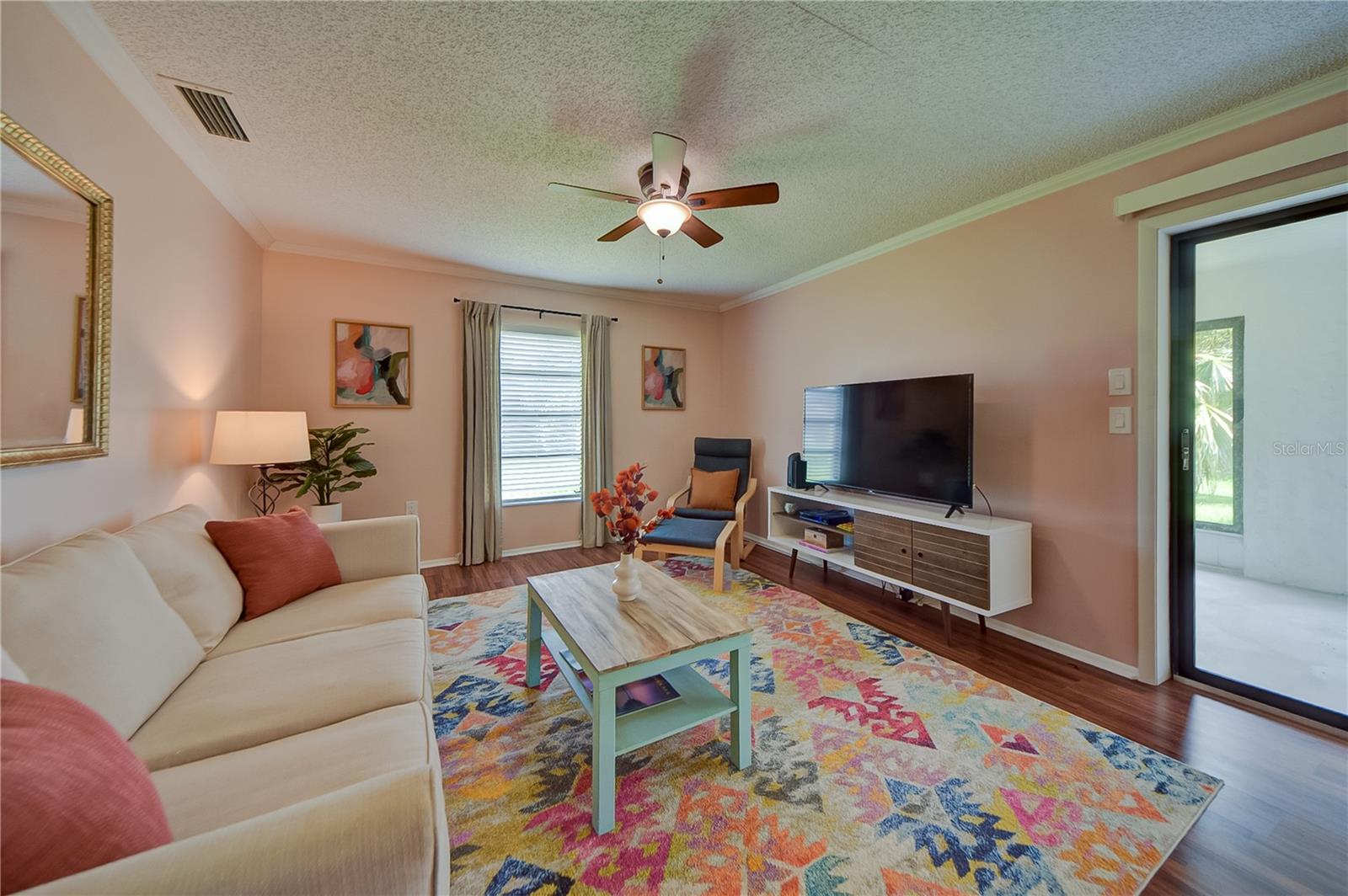 Image 6 of 30 For 3001 Vivienda Boulevard