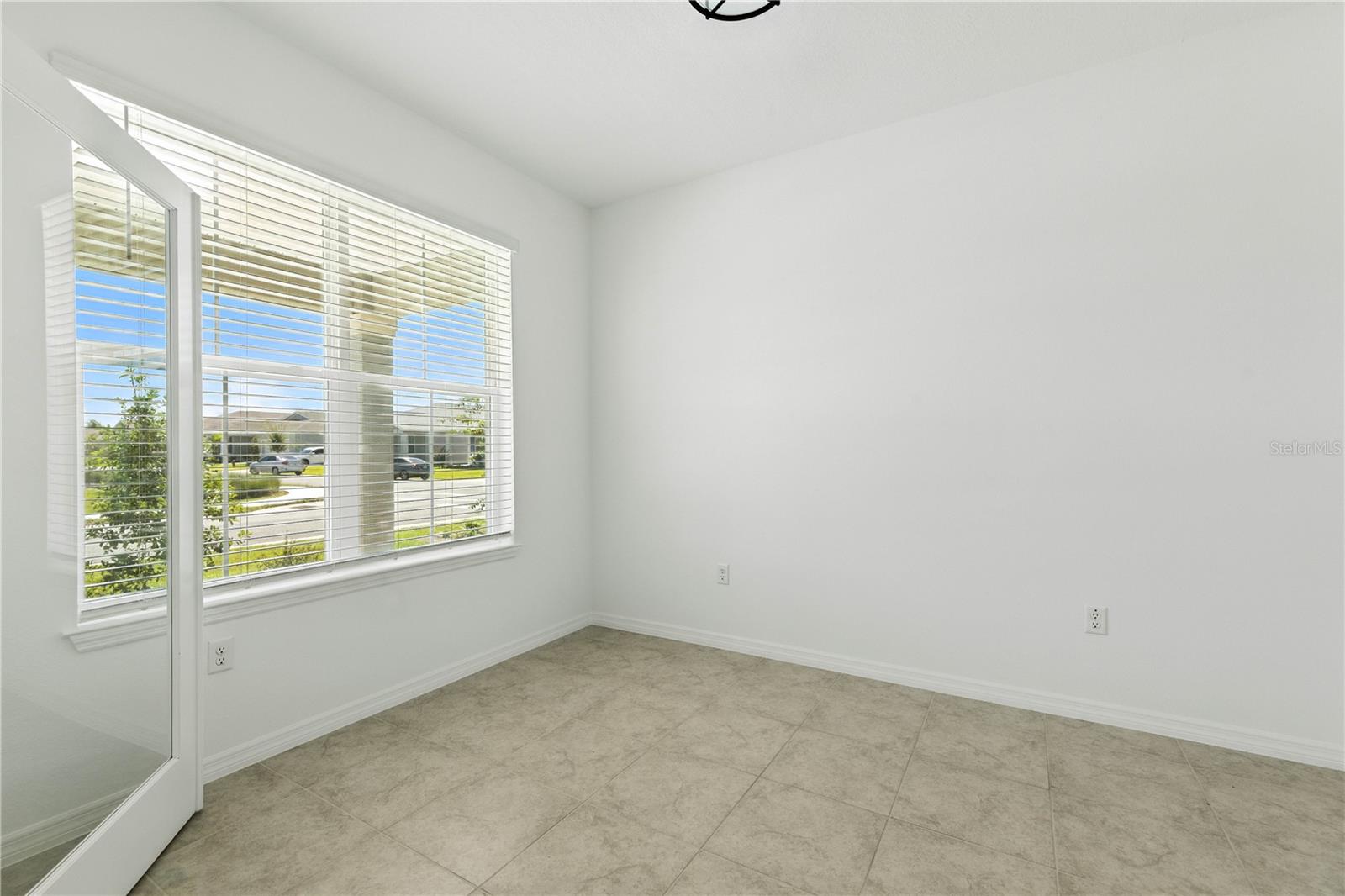 Image 13 of 68 For 5926 76th Court