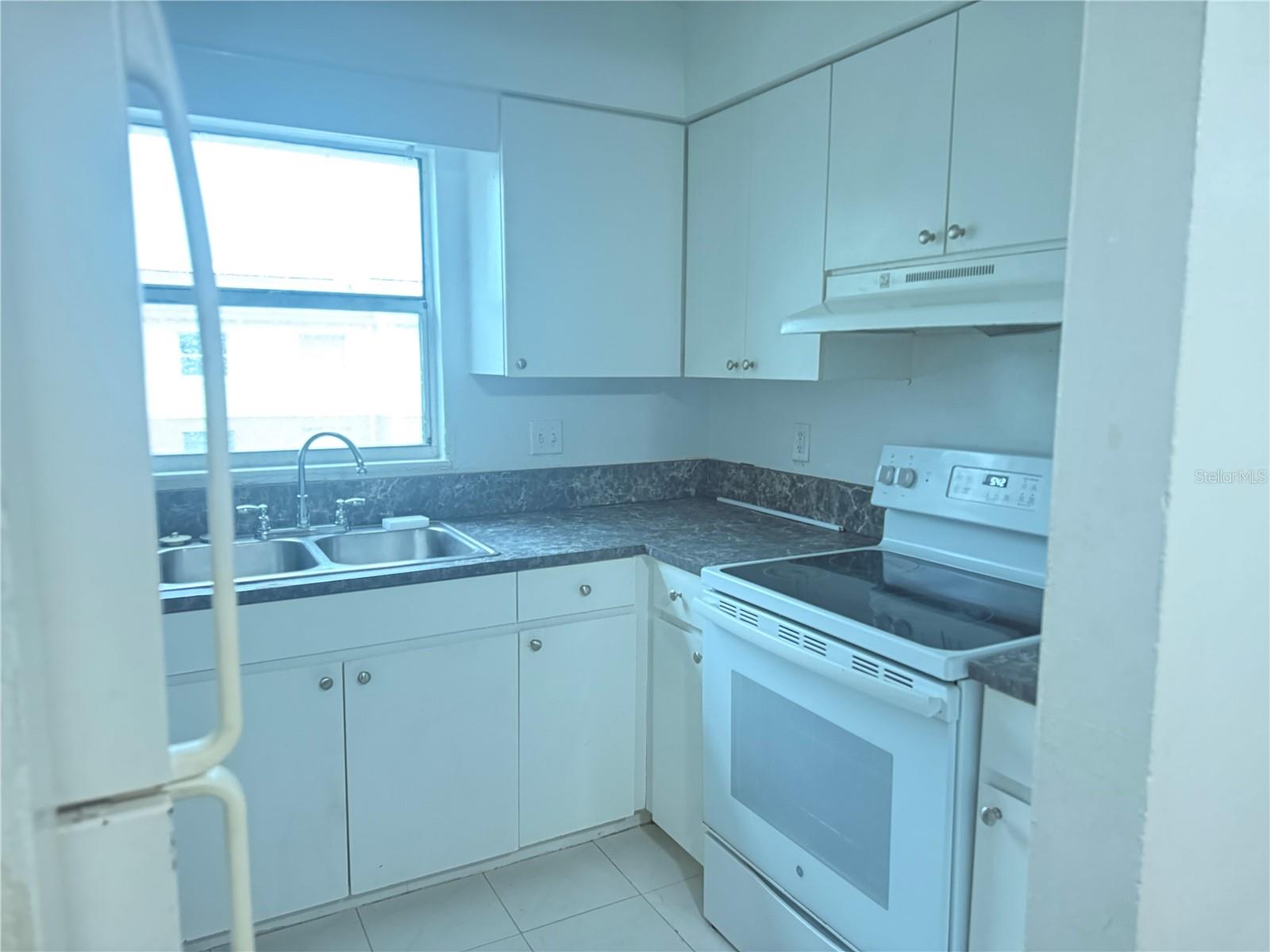 Image 5 of 10 For 7210 Manhattan Avenue 1724