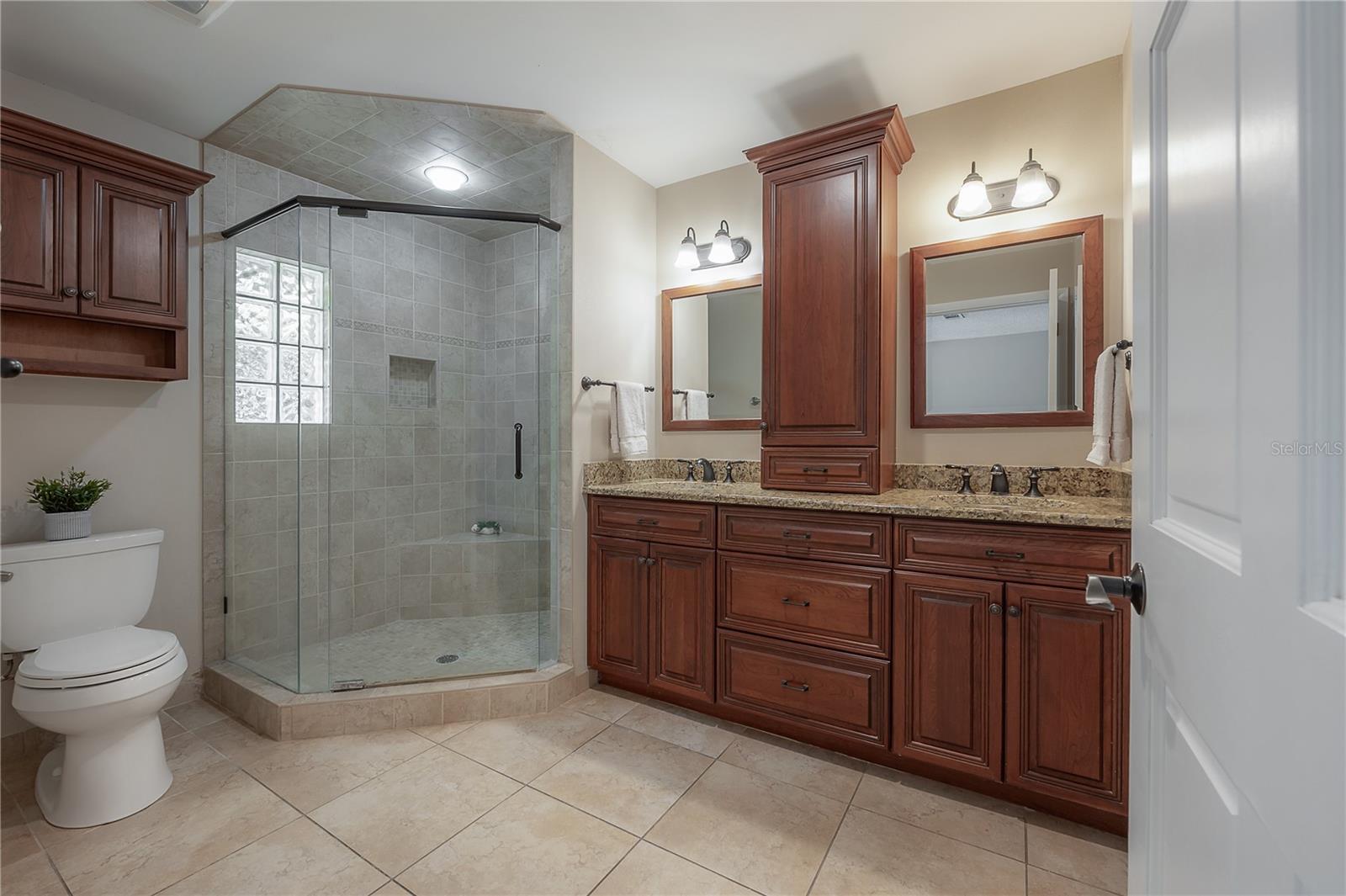 Image 27 of 63 For 13313 Golf Crest Circle