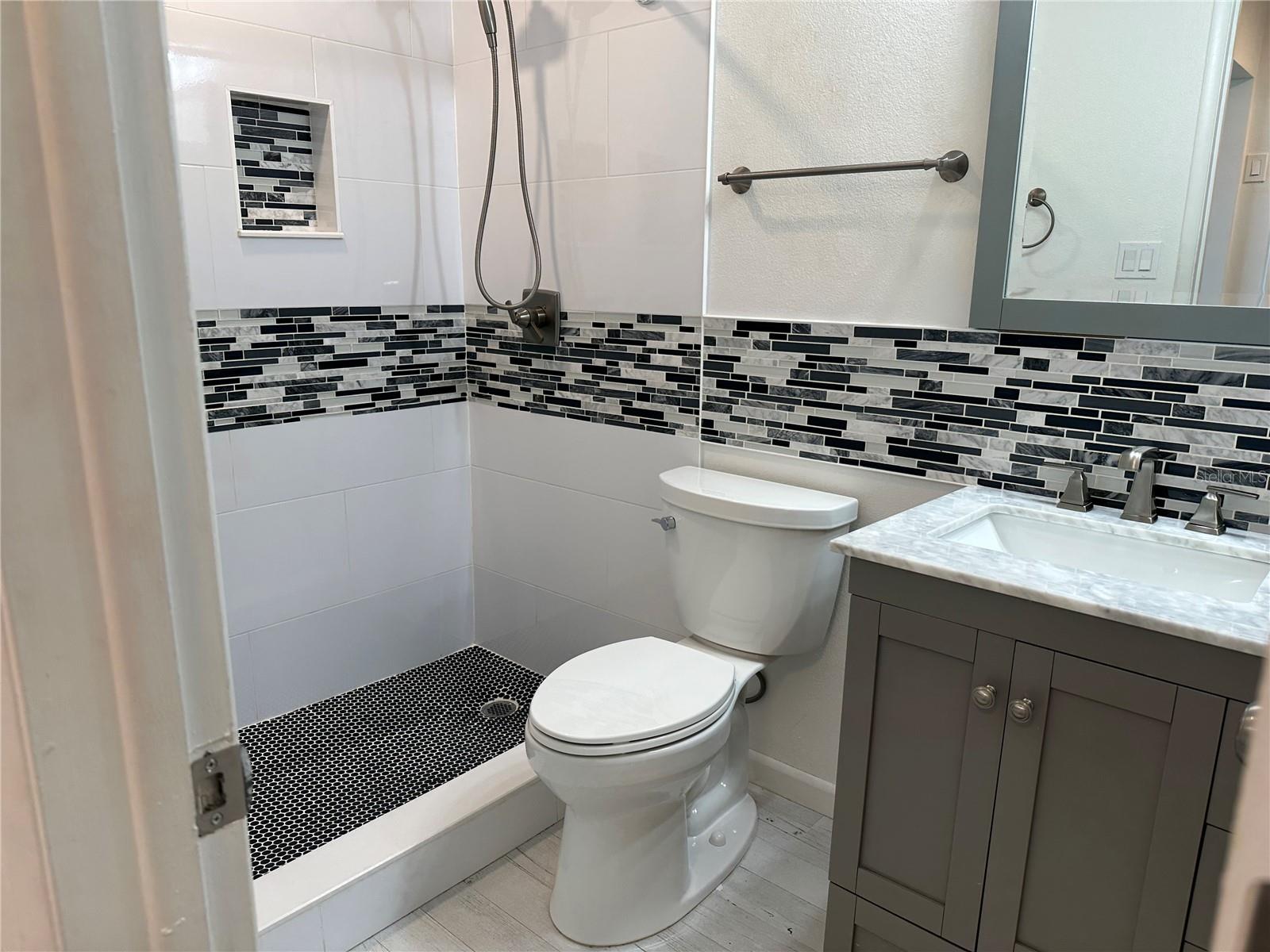 Image 19 of 28 For 5920 18th Street N 16