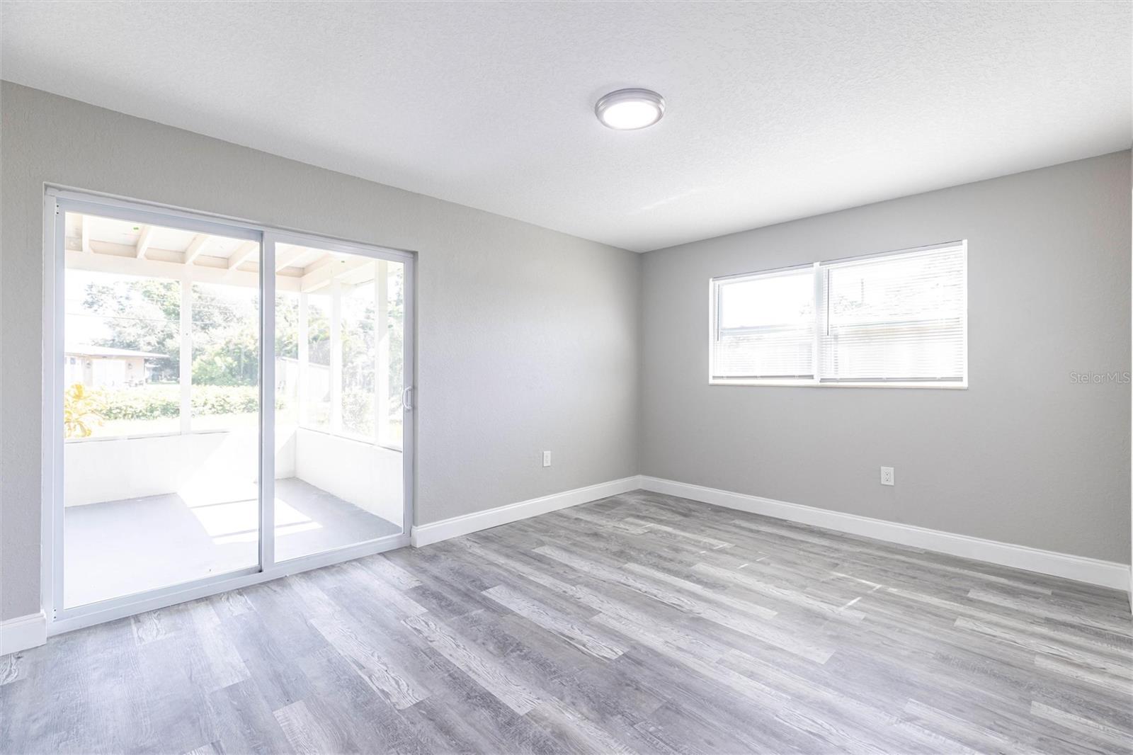 Image 11 of 23 For 2207 Woodland Boulevard