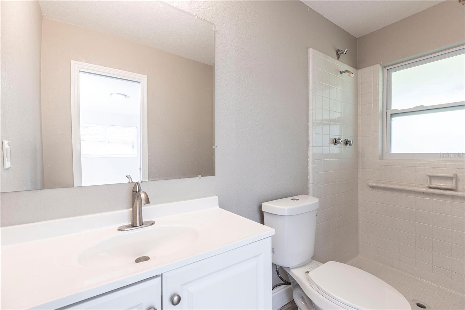 Image 14 of 23 For 2207 Woodland Boulevard