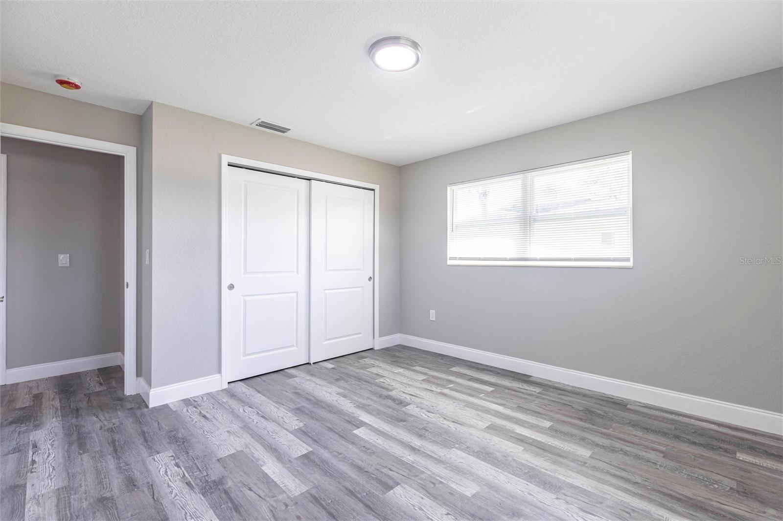 Image 16 of 23 For 2207 Woodland Boulevard