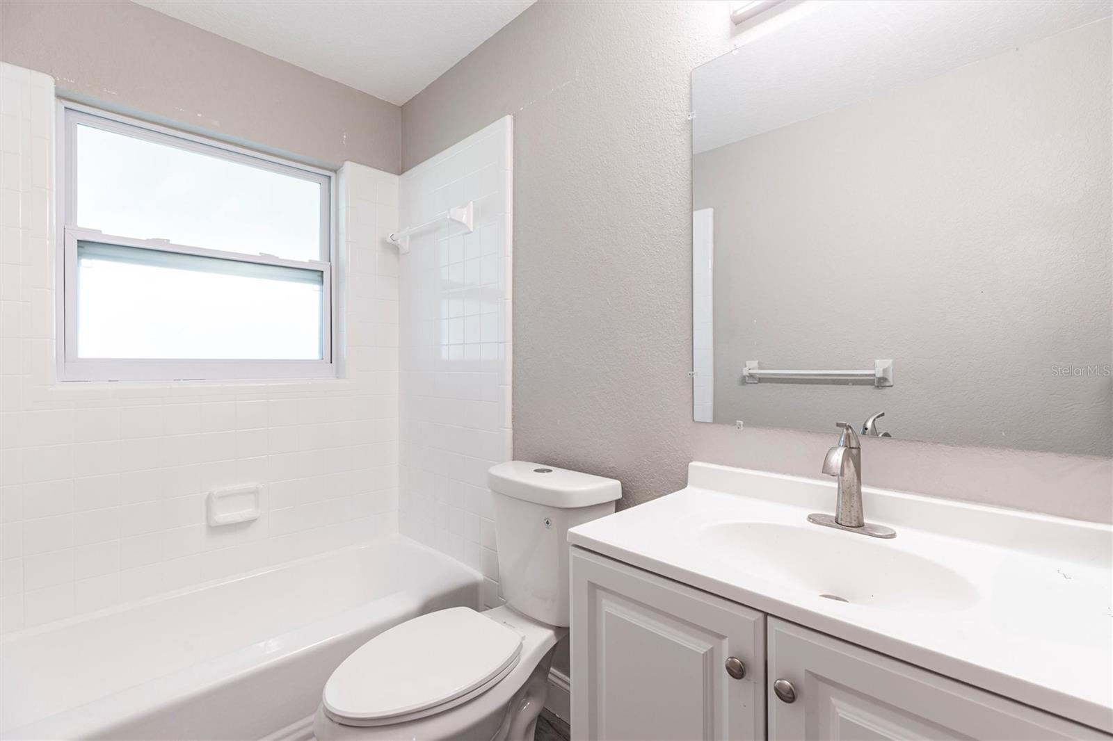 Image 18 of 23 For 2207 Woodland Boulevard