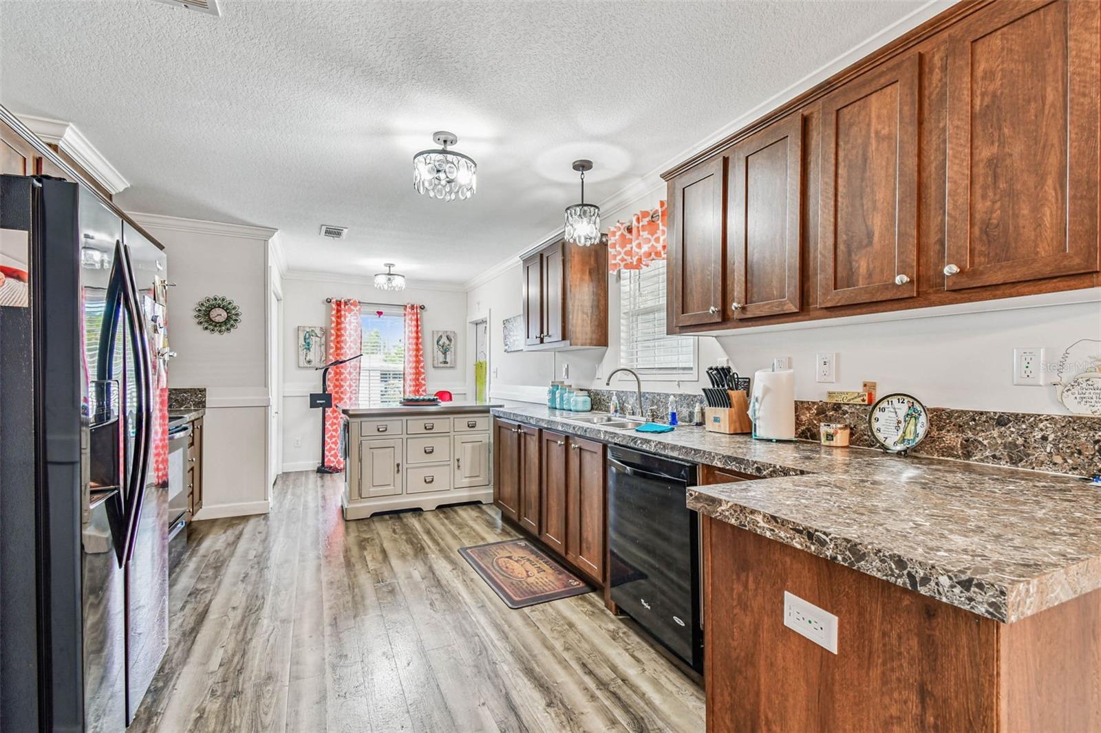 Image 14 of 73 For 12651 Seminole Boulevard 35