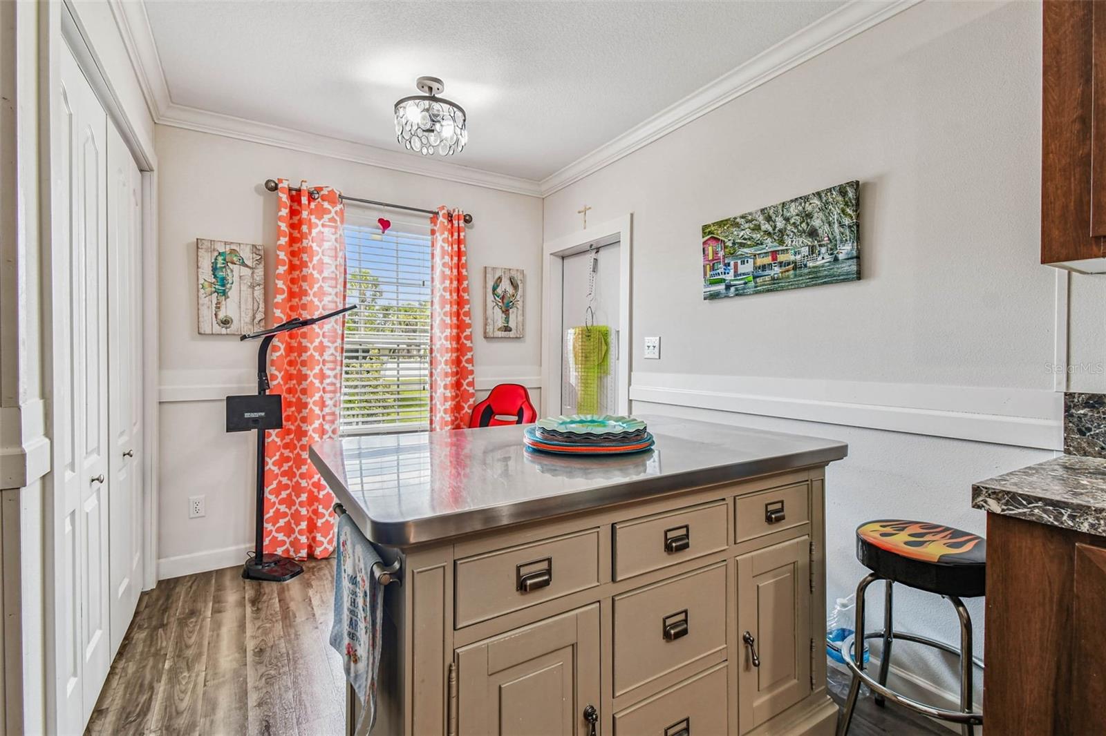 Image 18 of 73 For 12651 Seminole Boulevard 35