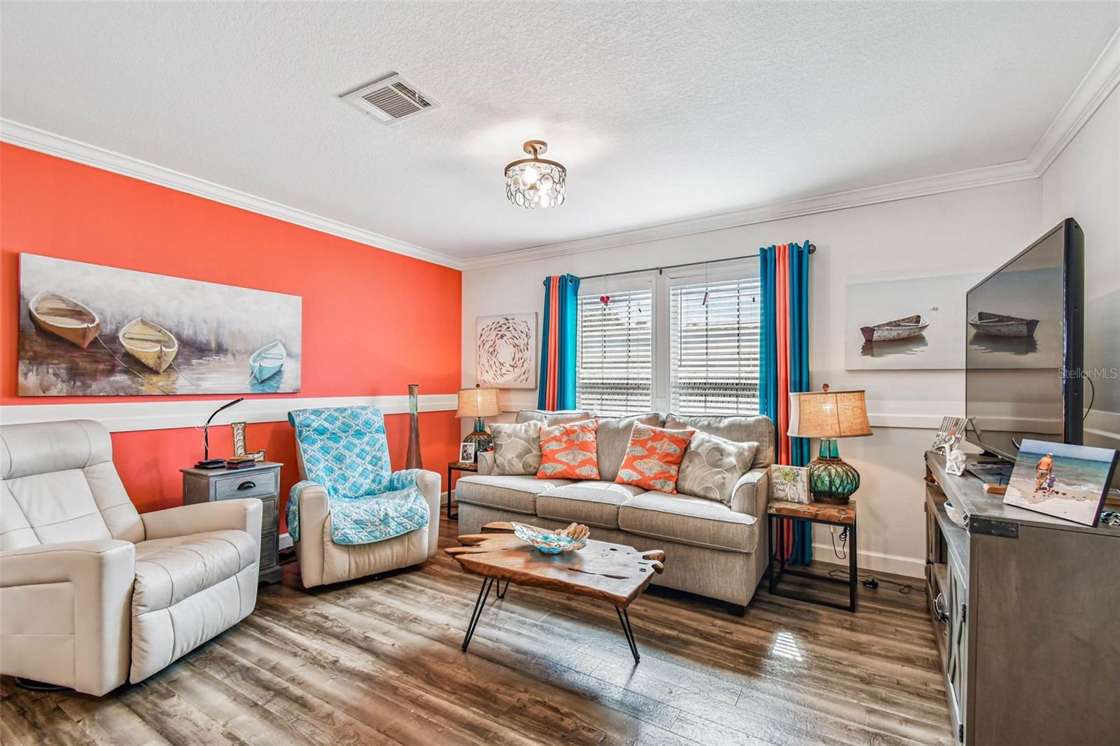 Image 25 of 73 For 12651 Seminole Boulevard 35