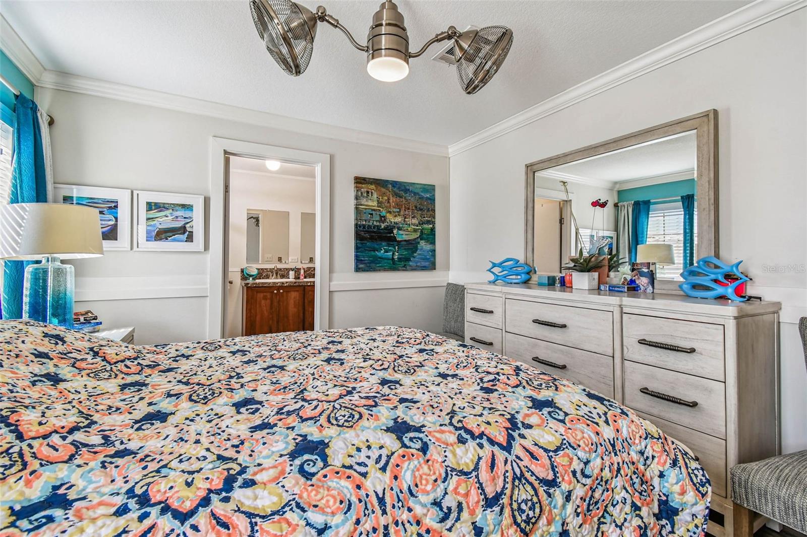 Image 26 of 73 For 12651 Seminole Boulevard 35