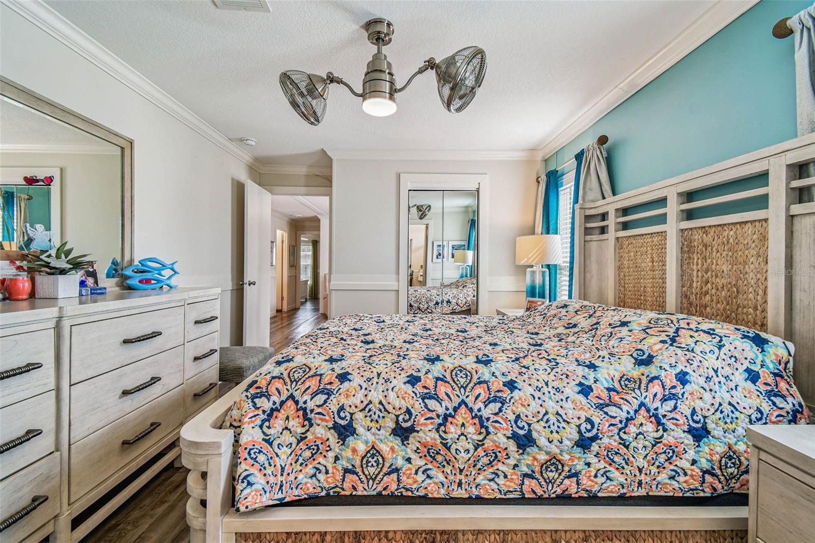 Image 27 of 73 For 12651 Seminole Boulevard 35