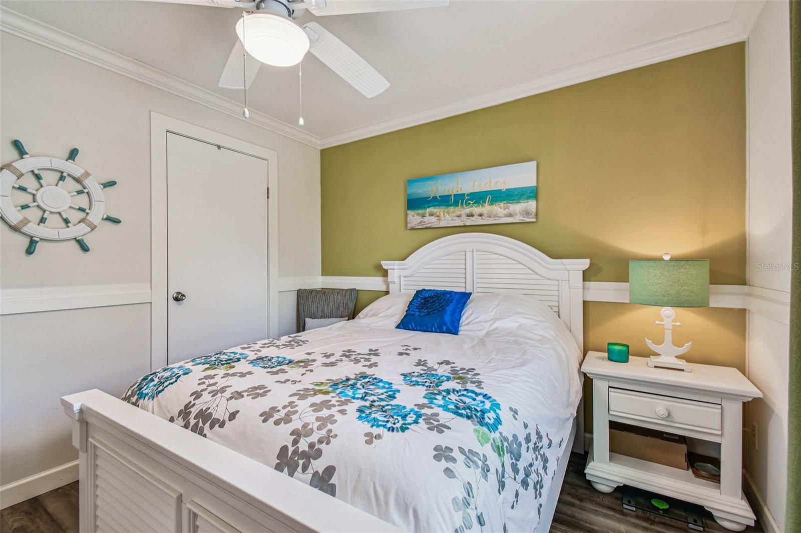 Image 36 of 73 For 12651 Seminole Boulevard 35