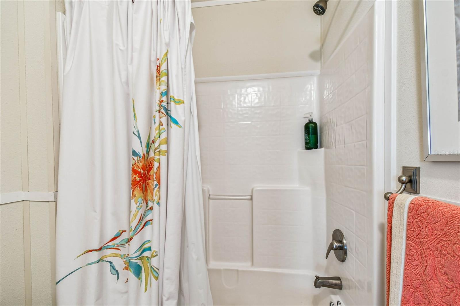 Image 40 of 73 For 12651 Seminole Boulevard 35