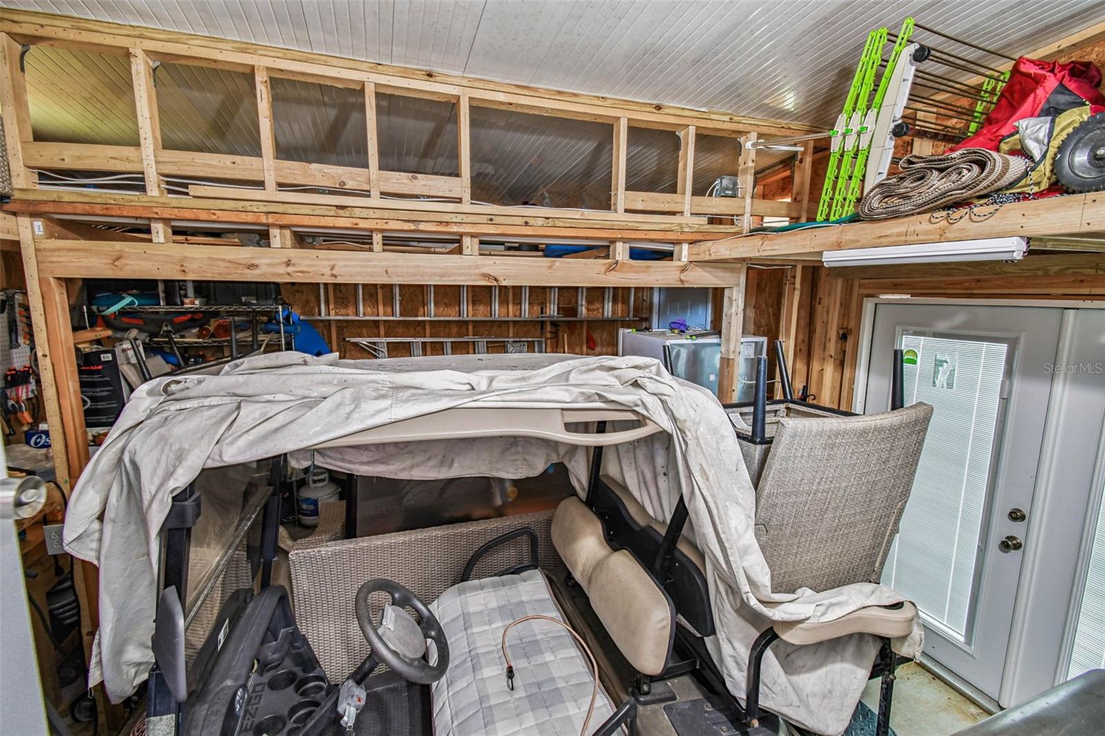 Image 45 of 73 For 12651 Seminole Boulevard 35