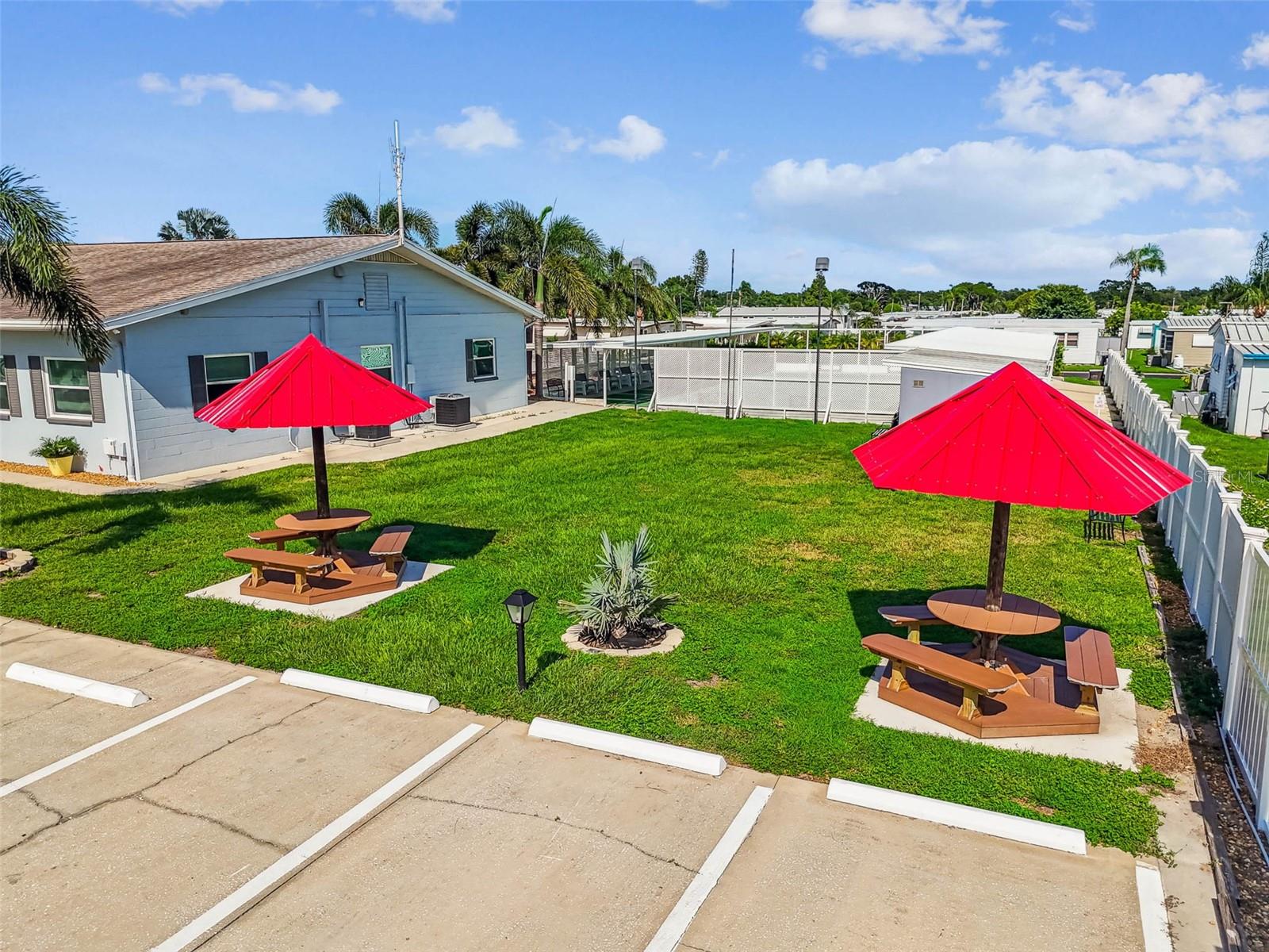 Image 56 of 73 For 12651 Seminole Boulevard 35