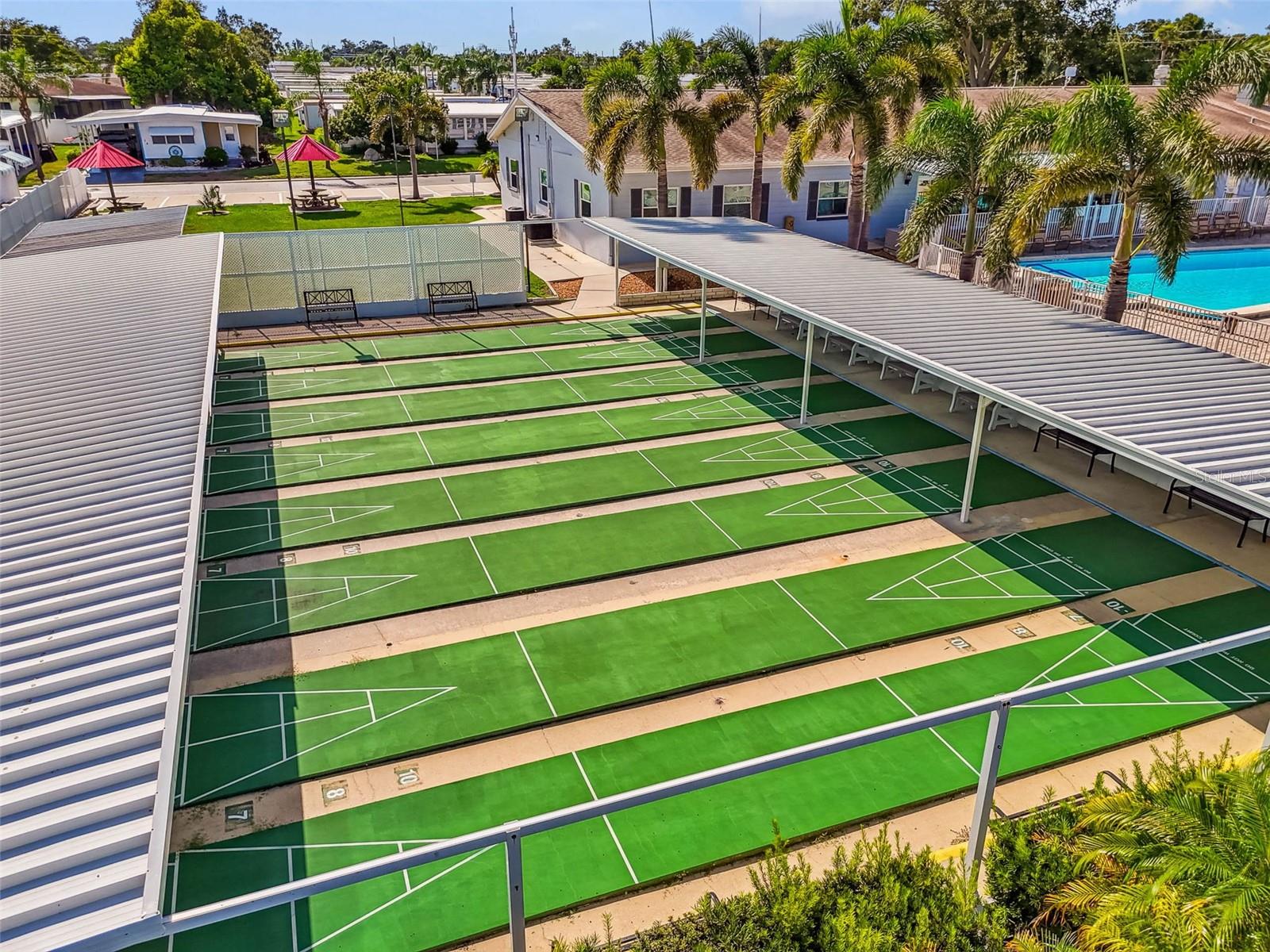 Image 61 of 73 For 12651 Seminole Boulevard 35